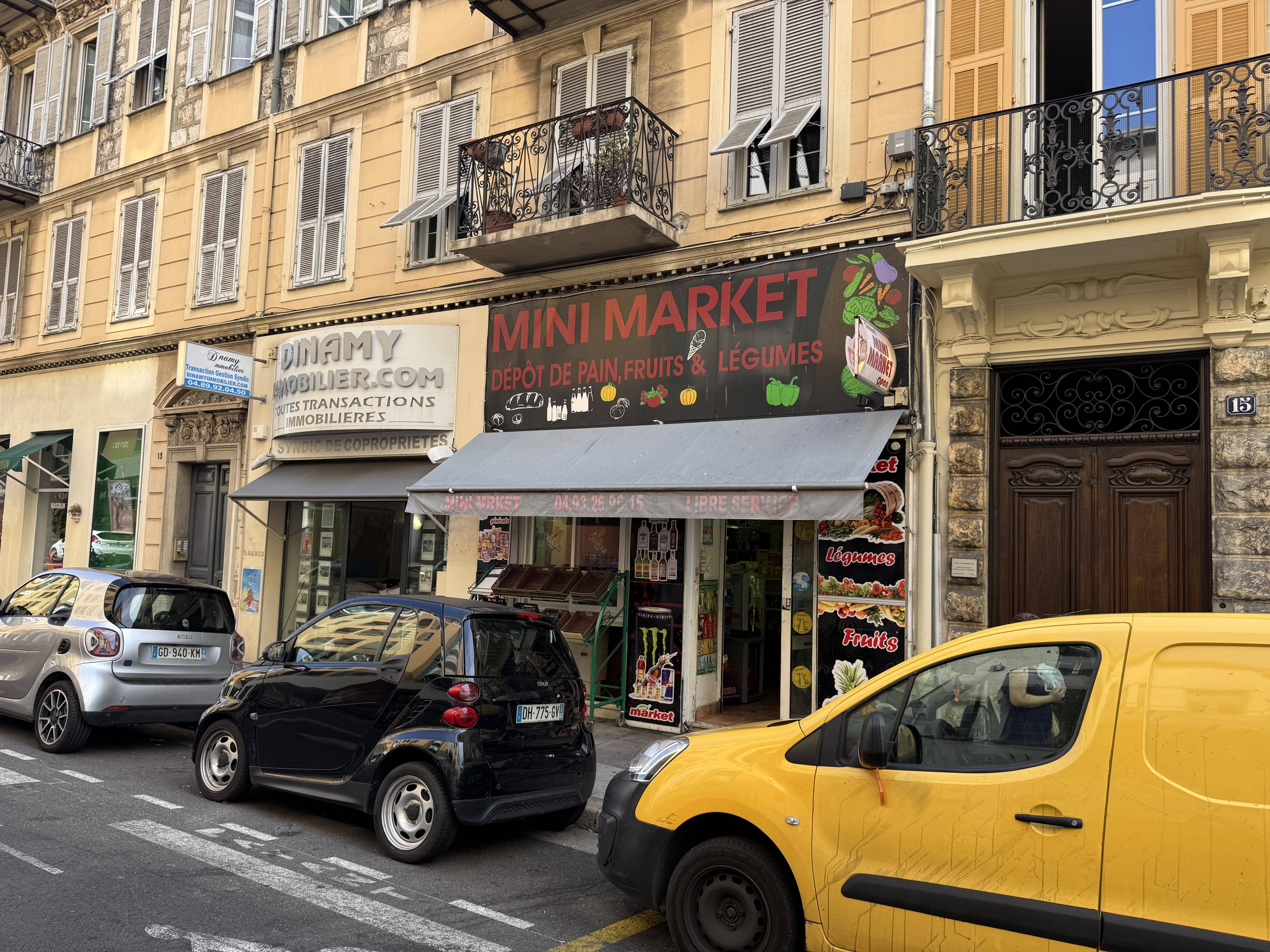 "Je ne savais pas que l'arme était chargée": l'homme qui a tiré sur un commerçant à Nice condamné à 4 ans de prison