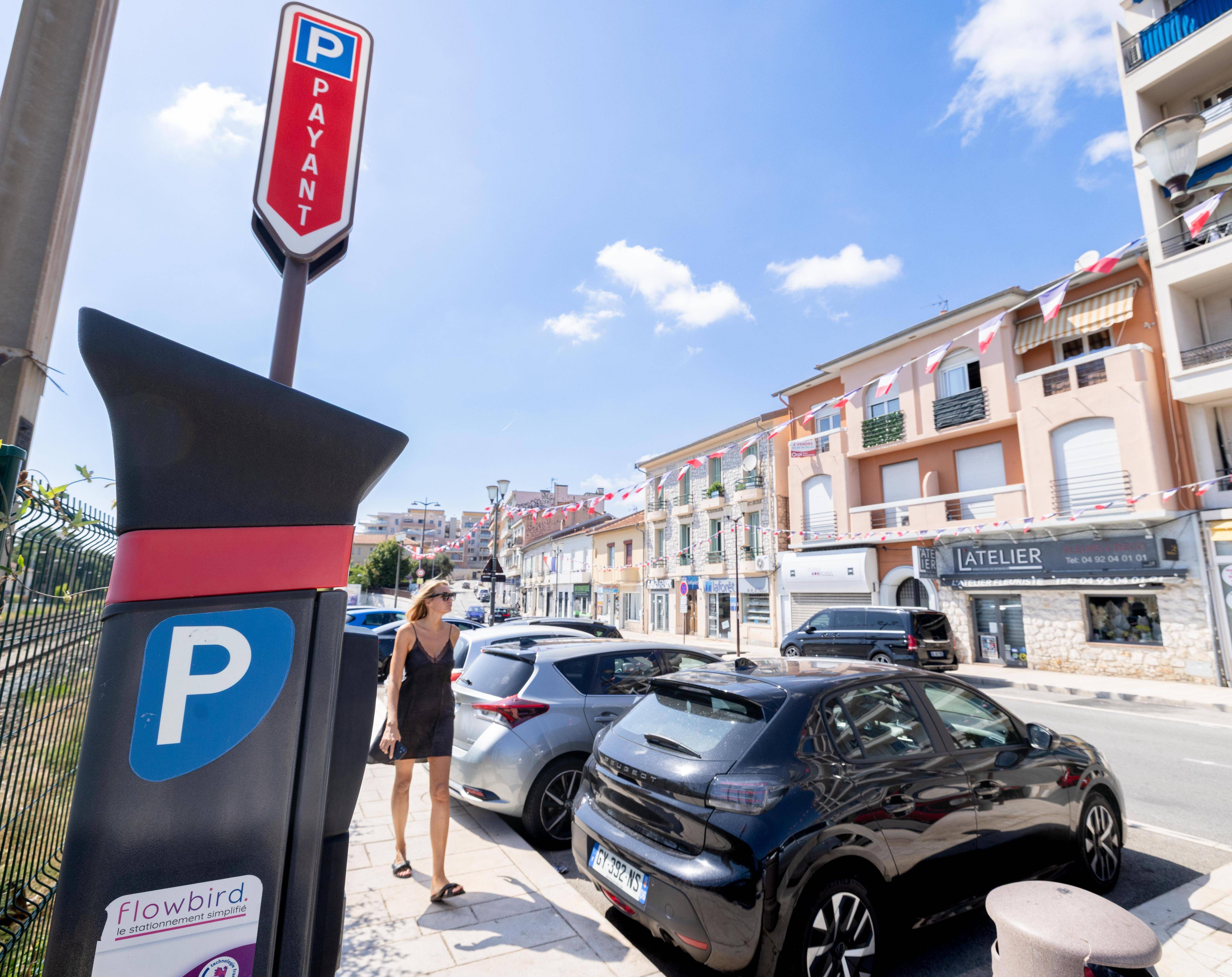 L'heure de stationnement gratuite peut-elle aider les commerçants à Saint-Laurent?