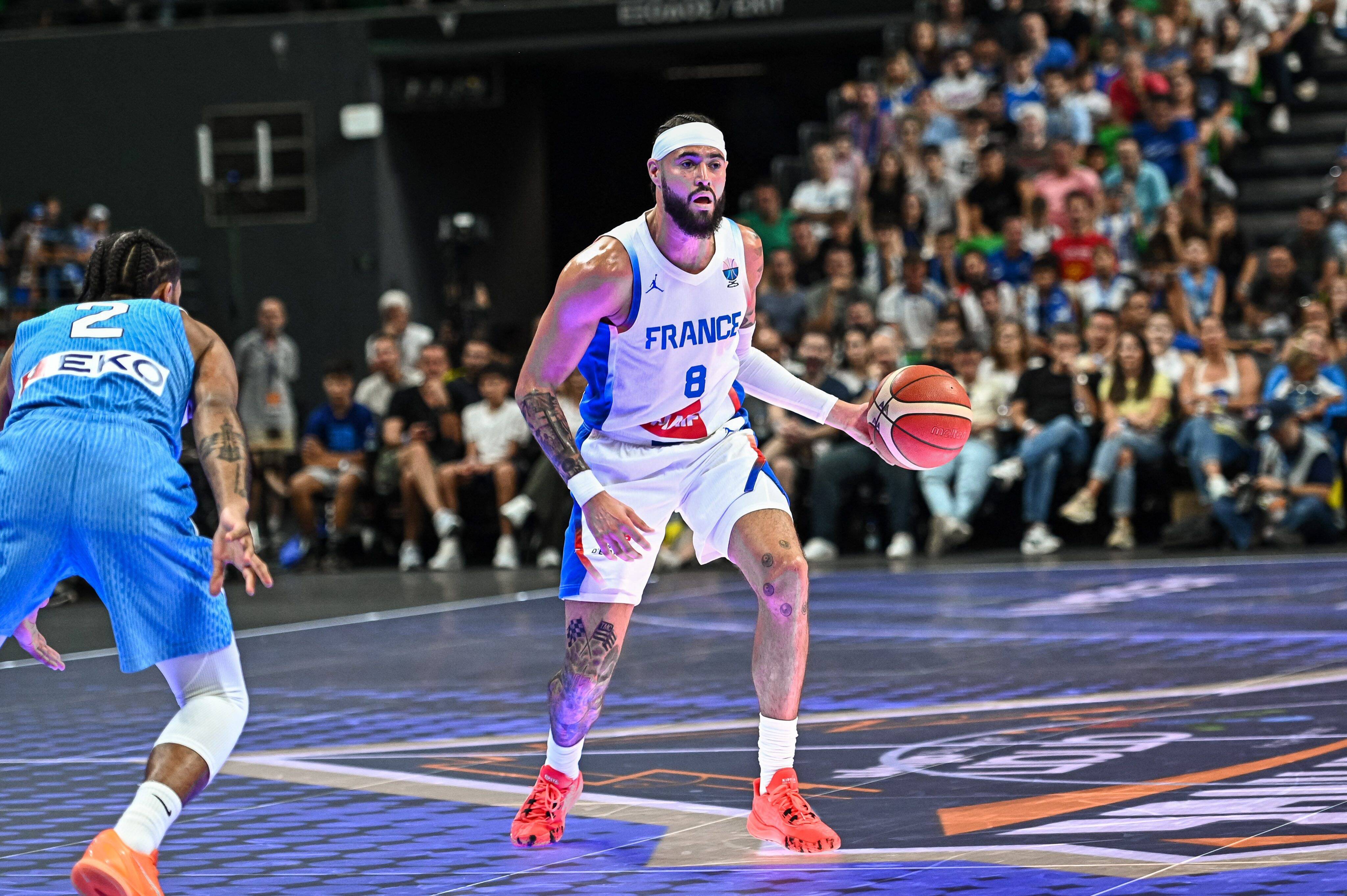 "Il n'y a pas beaucoup d'endroits où tu peux jouer au basket avec des gens qui ont du niveau dans une belle salle": quand trois joueurs de l'Equipe de France viennent préparer l'Euro à Antibes