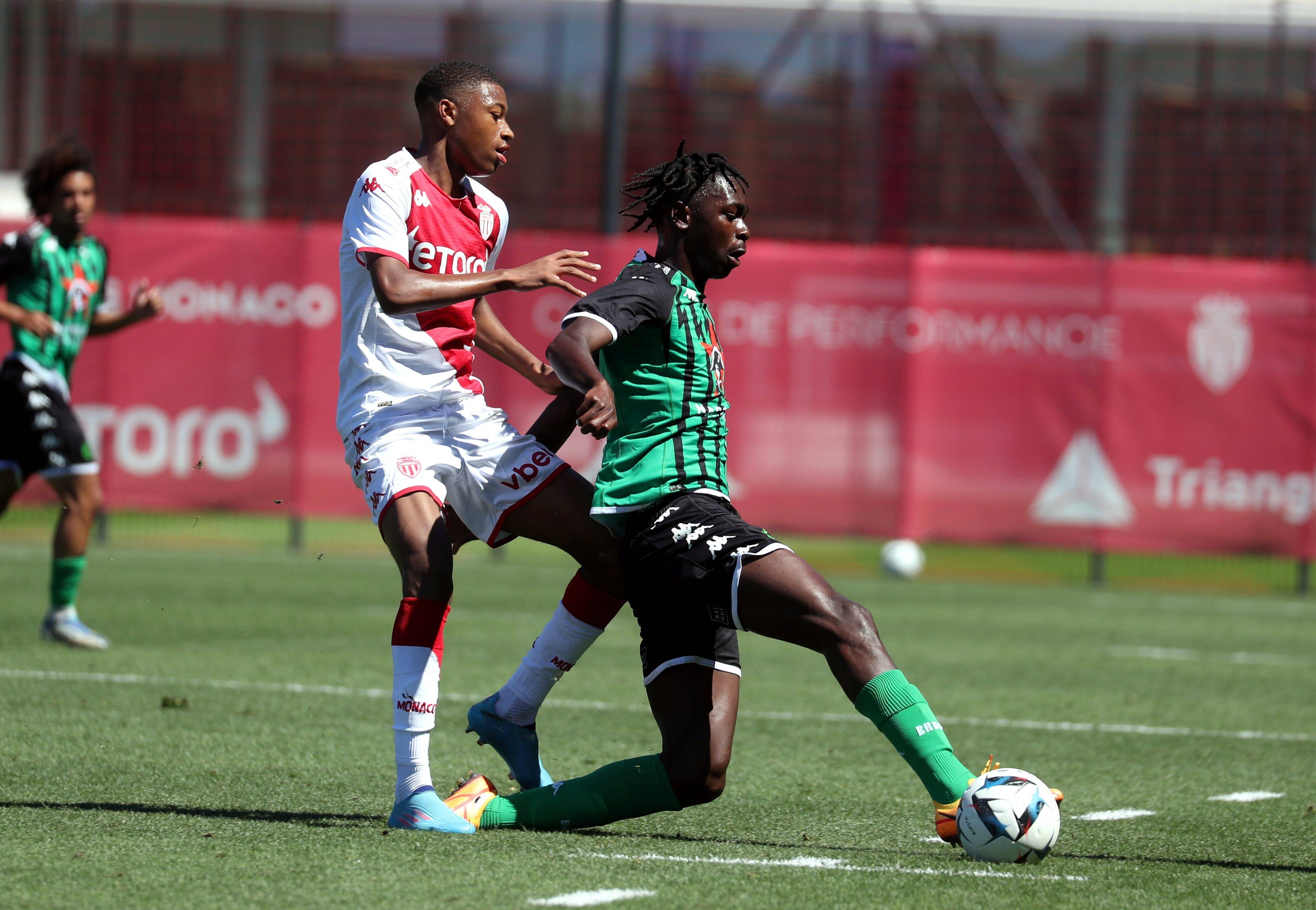 L'AS Monaco transfère Malamine Efekele à Saint-Gall et attend le Belge du FC Séville Stanis Idumbo