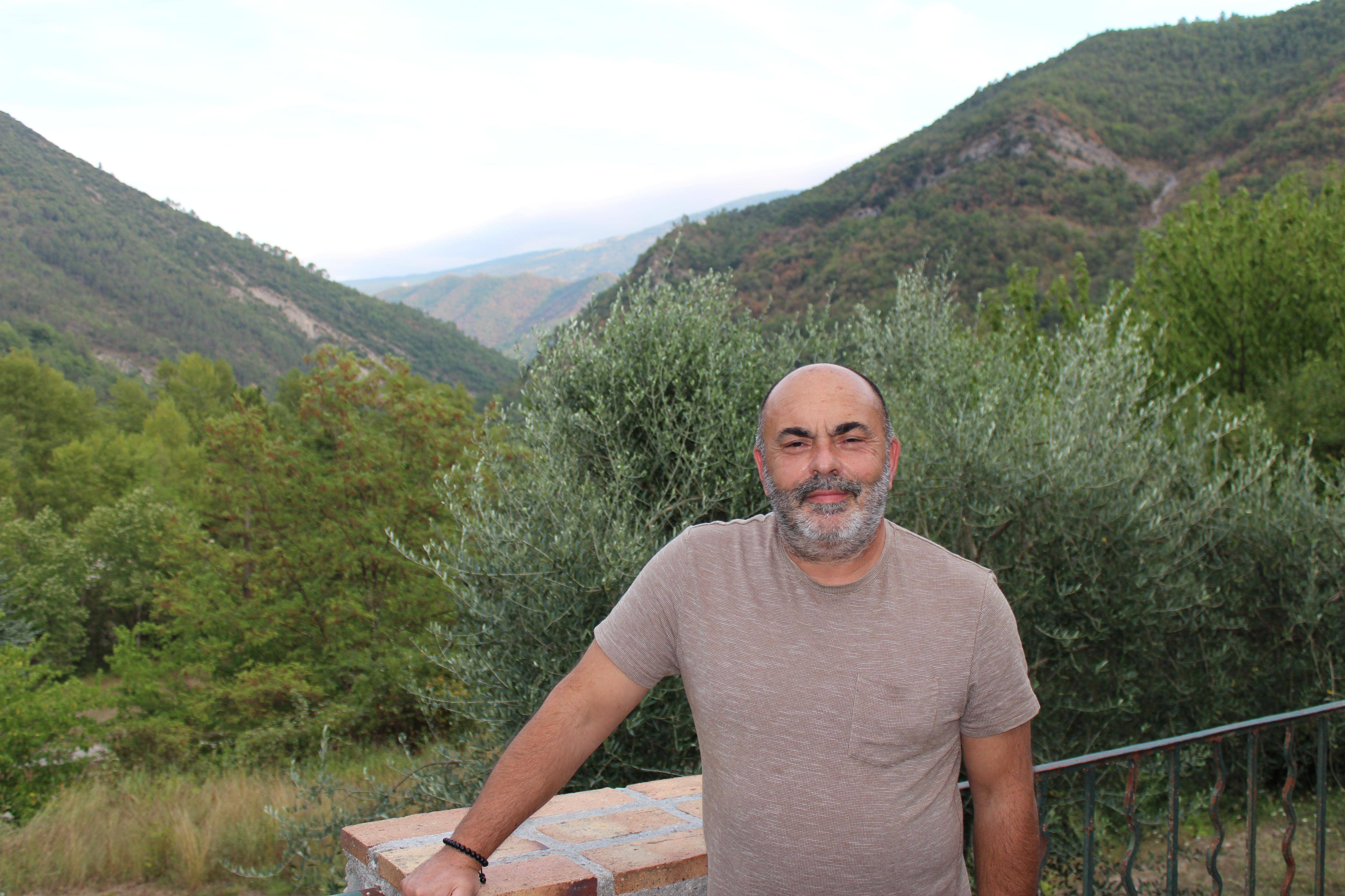 "Je suis maire d'un immeuble": la proximité au coeur de l'action du maire de La Roque-en-Provence