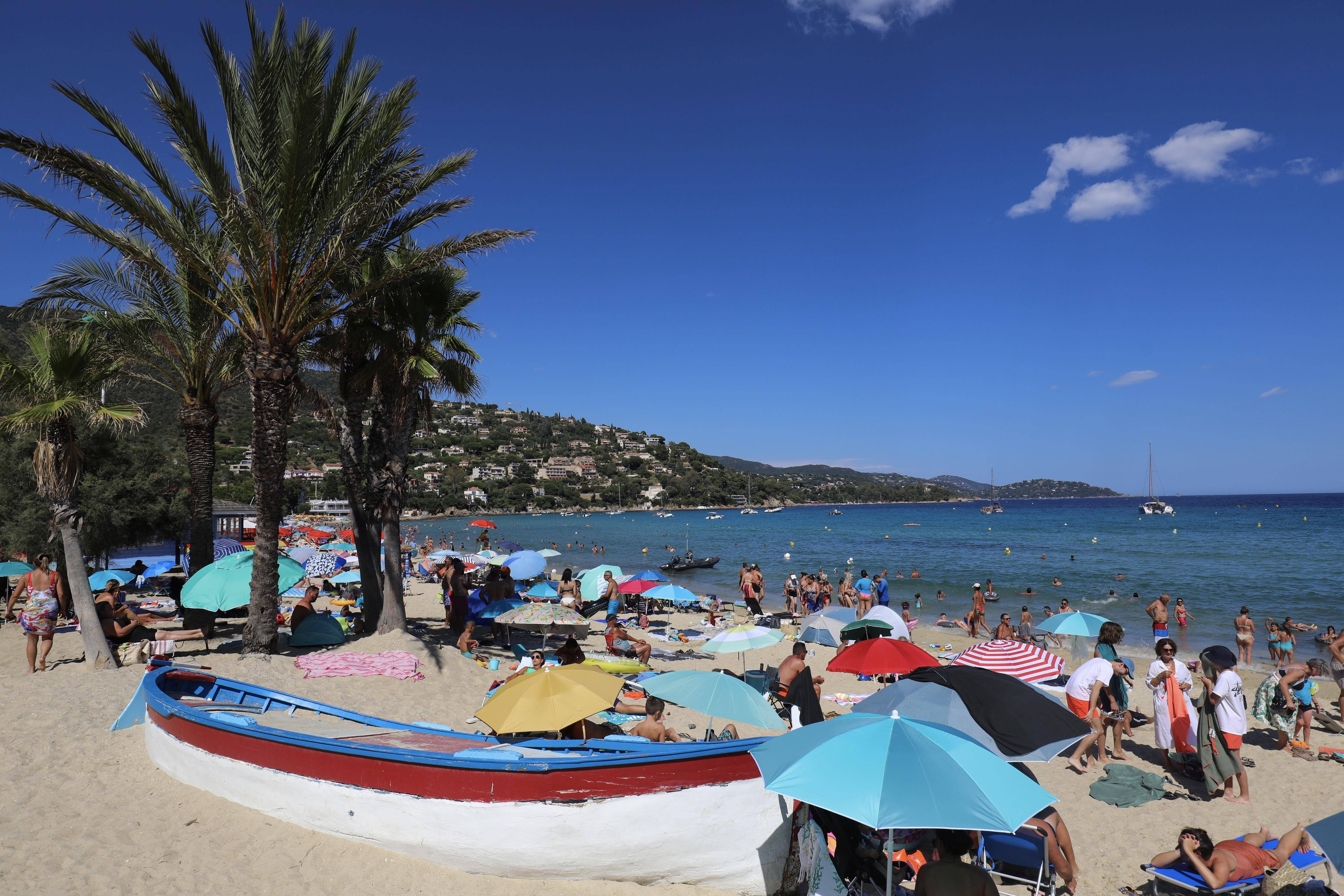 "Tous les campings sont encore complets": août et septembre vont sauver la saison touristique dans l'aire toulonnaise