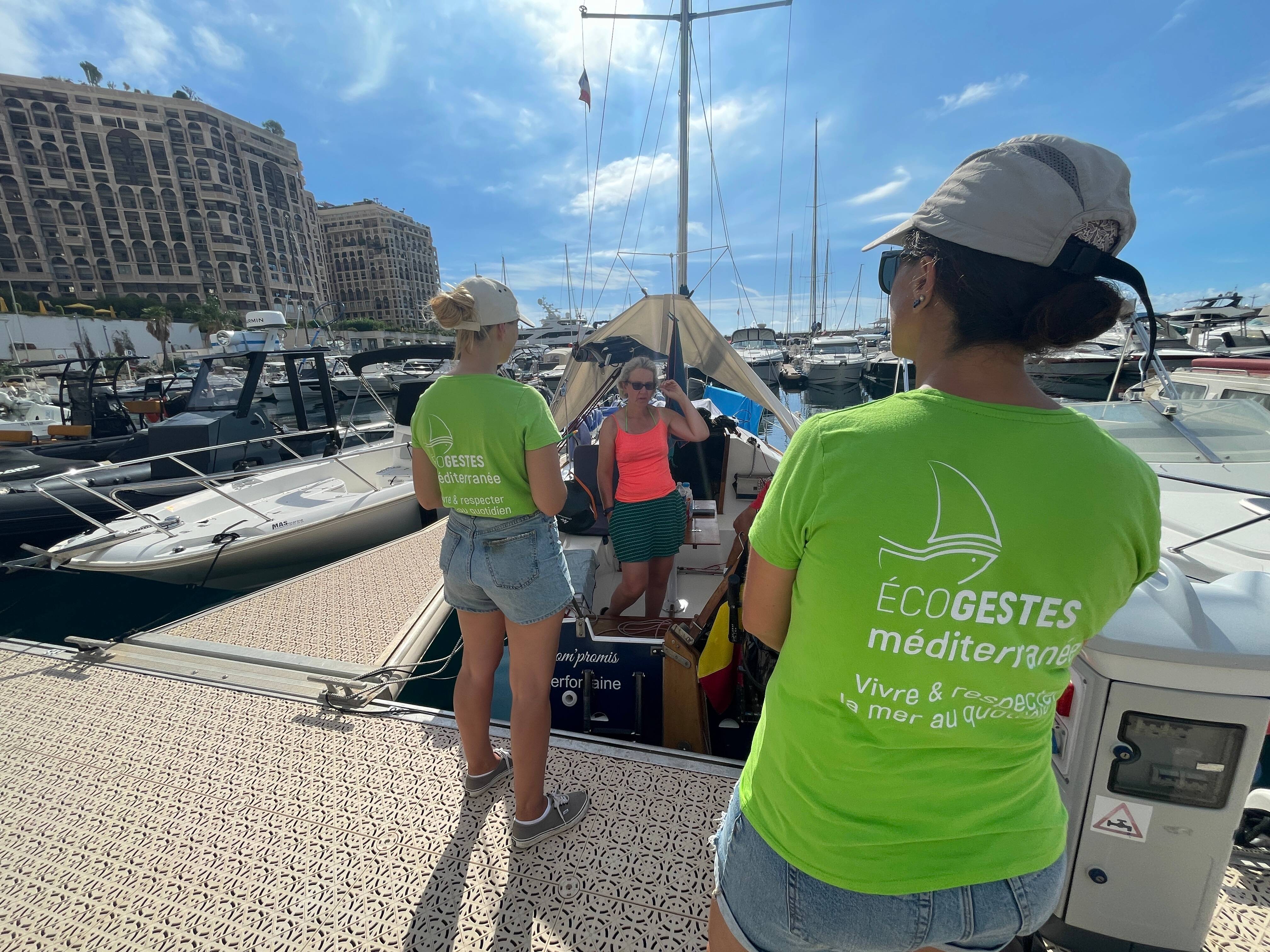 Sur le port de Cap-d'Ail, une vague de sensibilisation auprès des plaisanciers pour protéger la Méditerranée