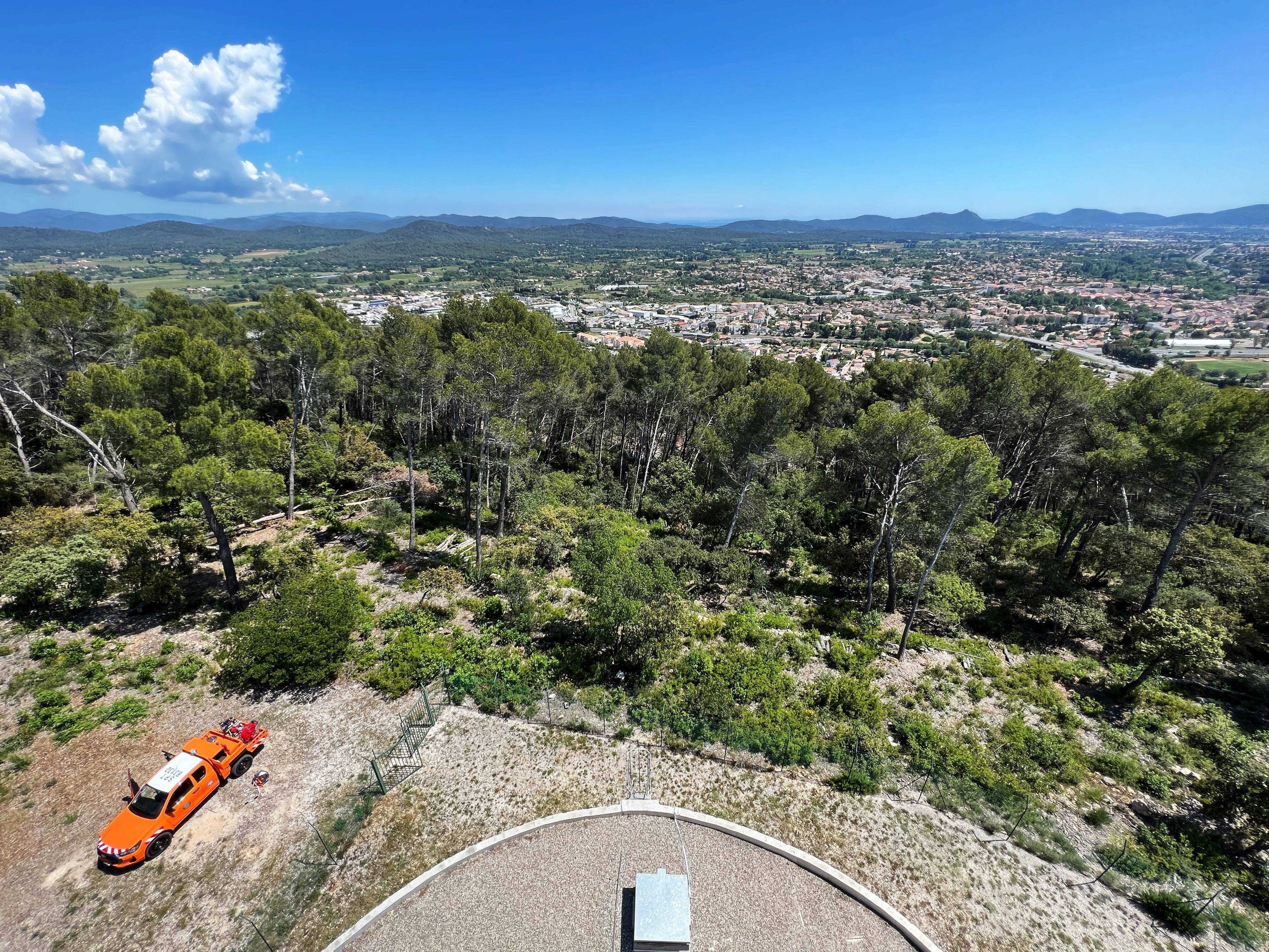 Quatre massifs forestiers varois fermés ce vendredi à cause d'un risque de feu de forêt "très sévère"