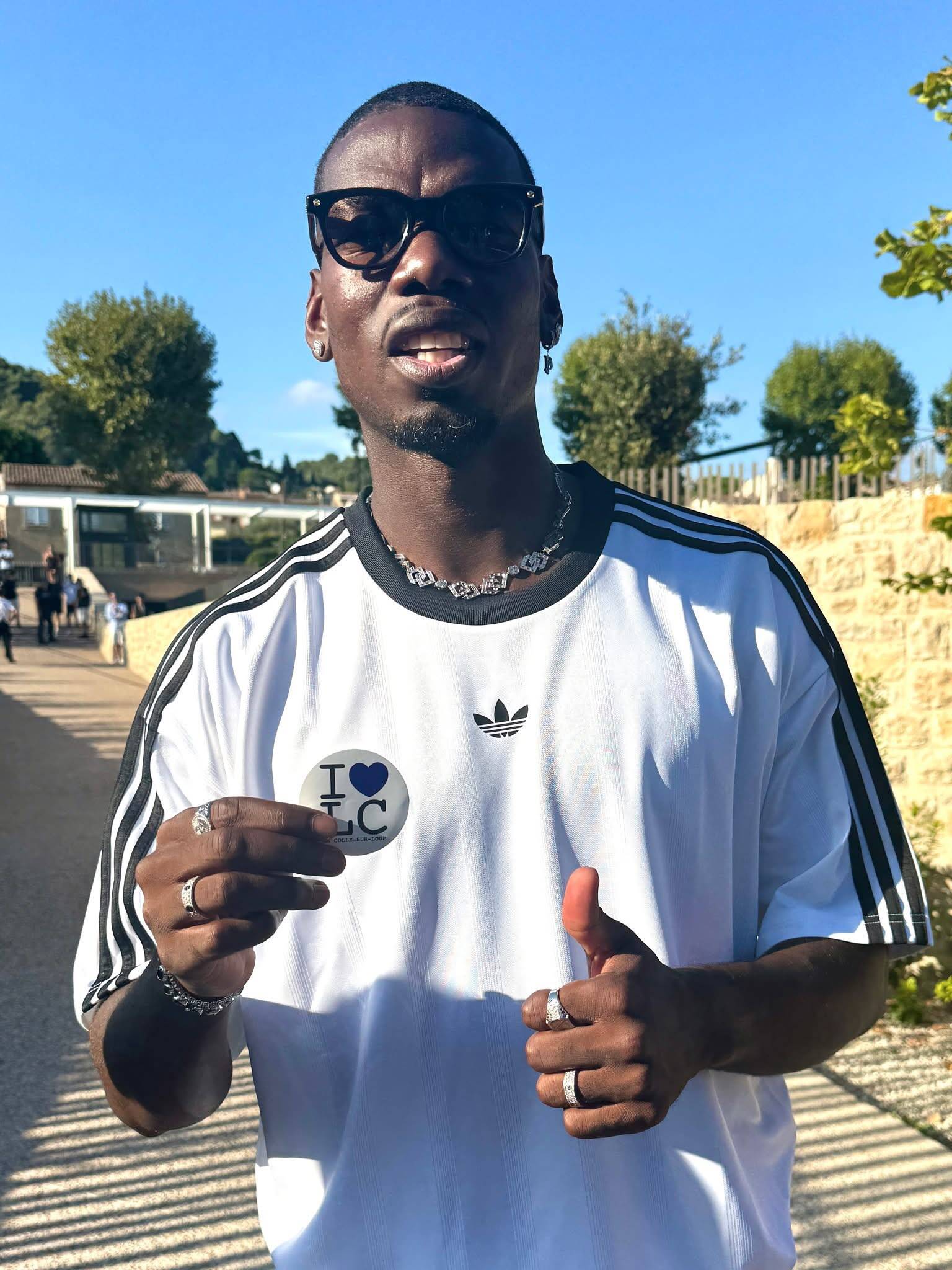 "Une fierté de les recevoir ici", on vous explique ce que faisaient deux champions du monde de football en tournage sur la Côte d'Azur