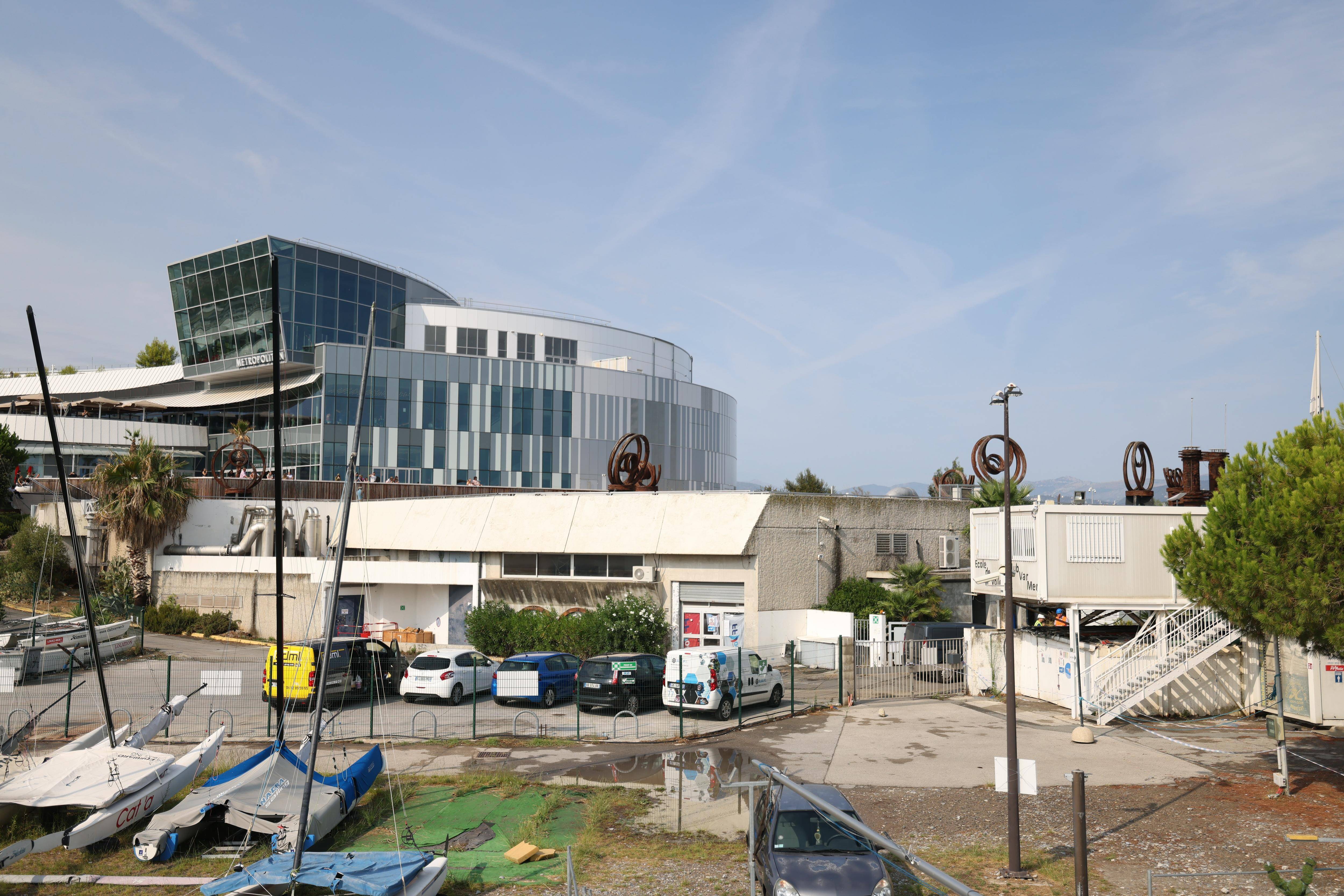 "Si l'eau est propre maintenant, après les travaux de la Métropole, c'est bien que la station est responsable de la pollution de la Méditerranée": la mer serait polluée depuis très longtemps à Saint-Laurent-du-Var