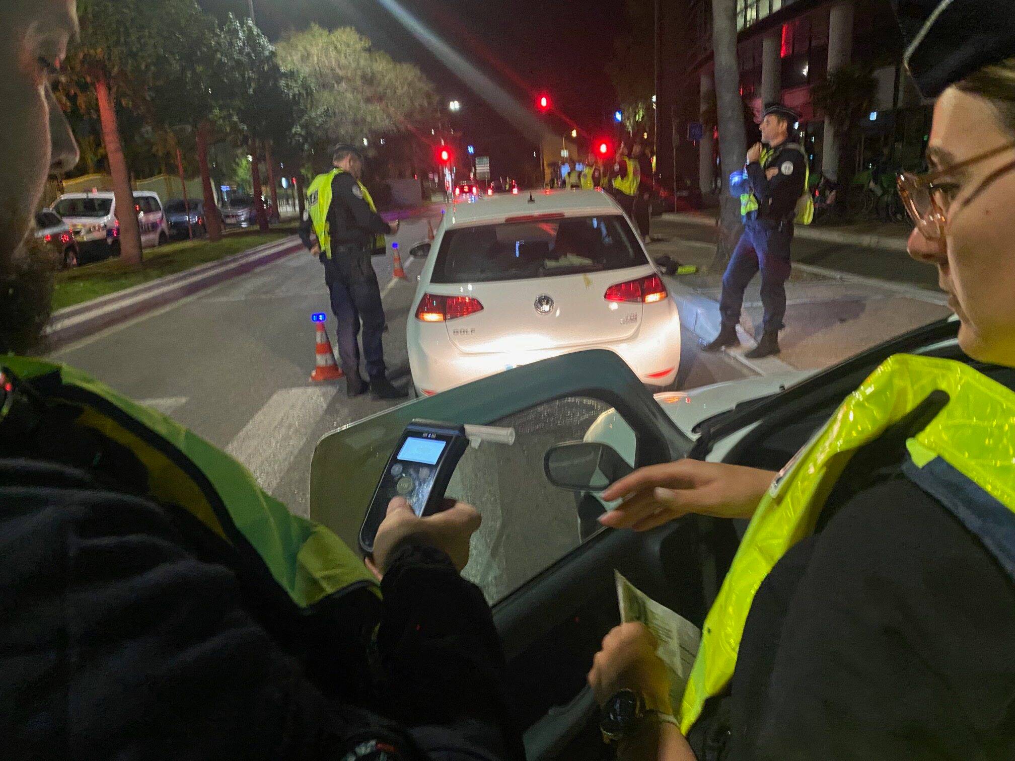 La police renforce les contrôles routiers aux abords des boîtes de nuit à La Garde
