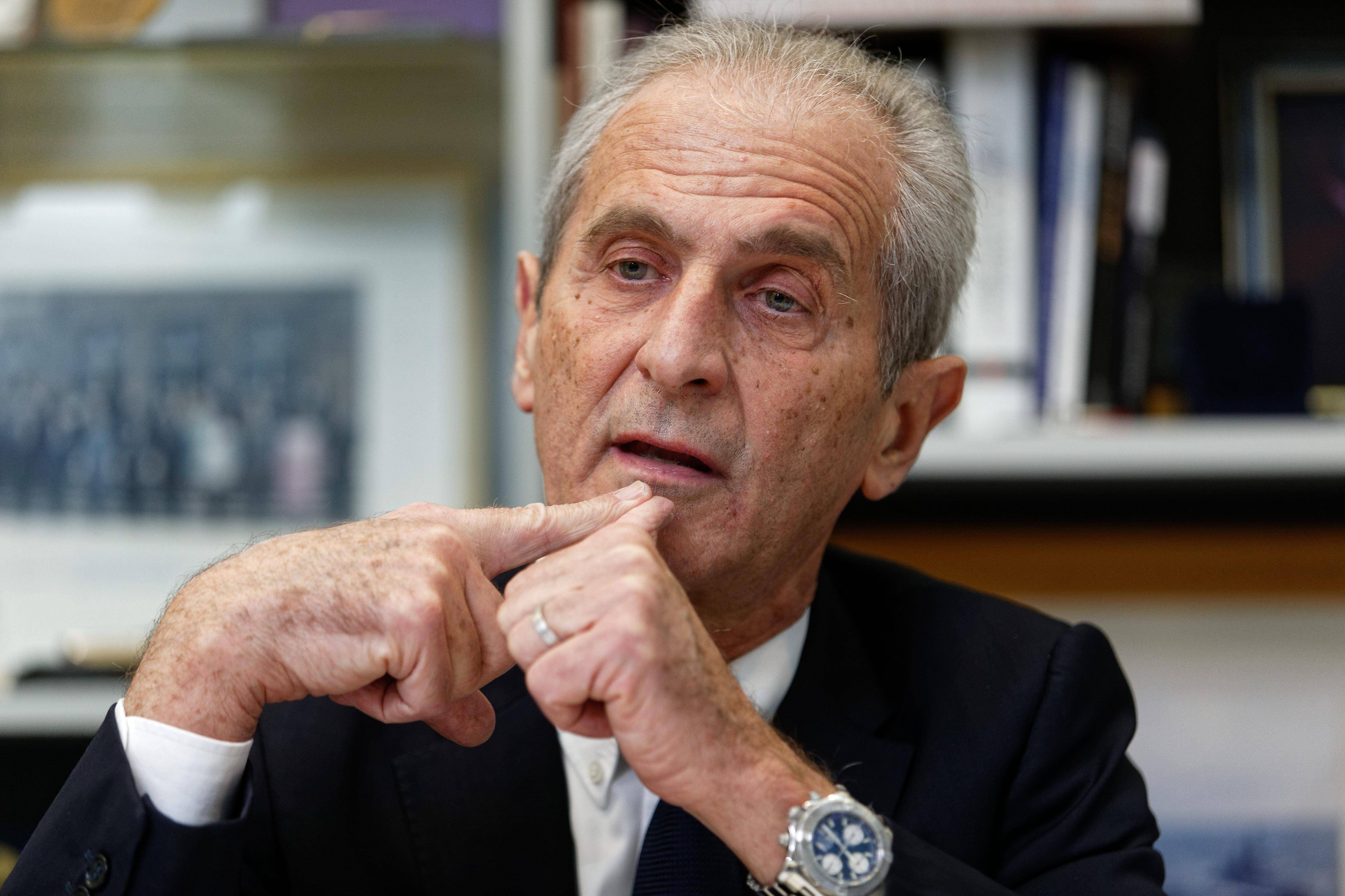 Municipales à Toulon: Hubert Falco se prononce pour l'union... mais derrière qui?