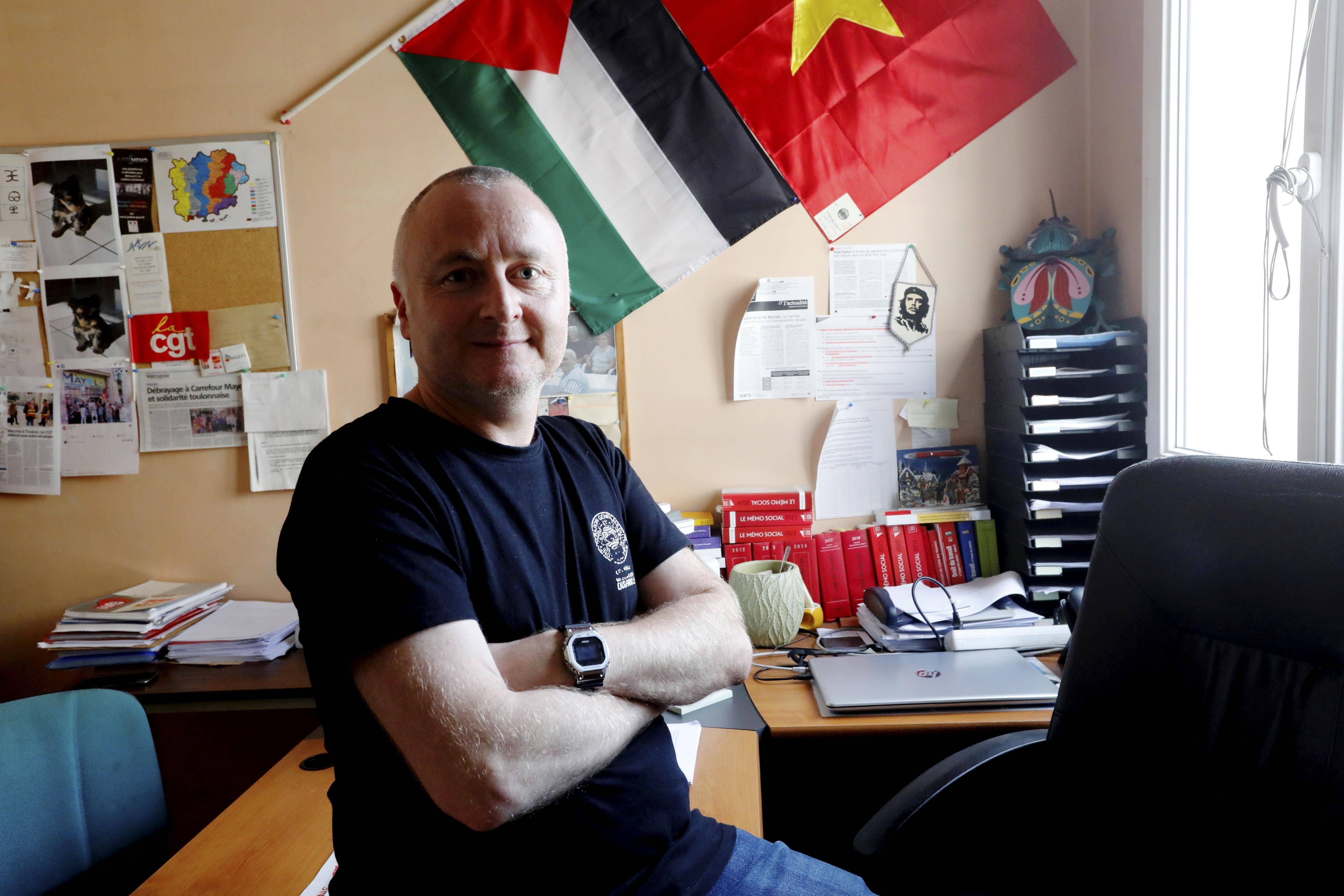 "Il faut que Macron dégage": pourquoi cet agent de propreté varois manifestera à l'Avenue 83 ce mercredi