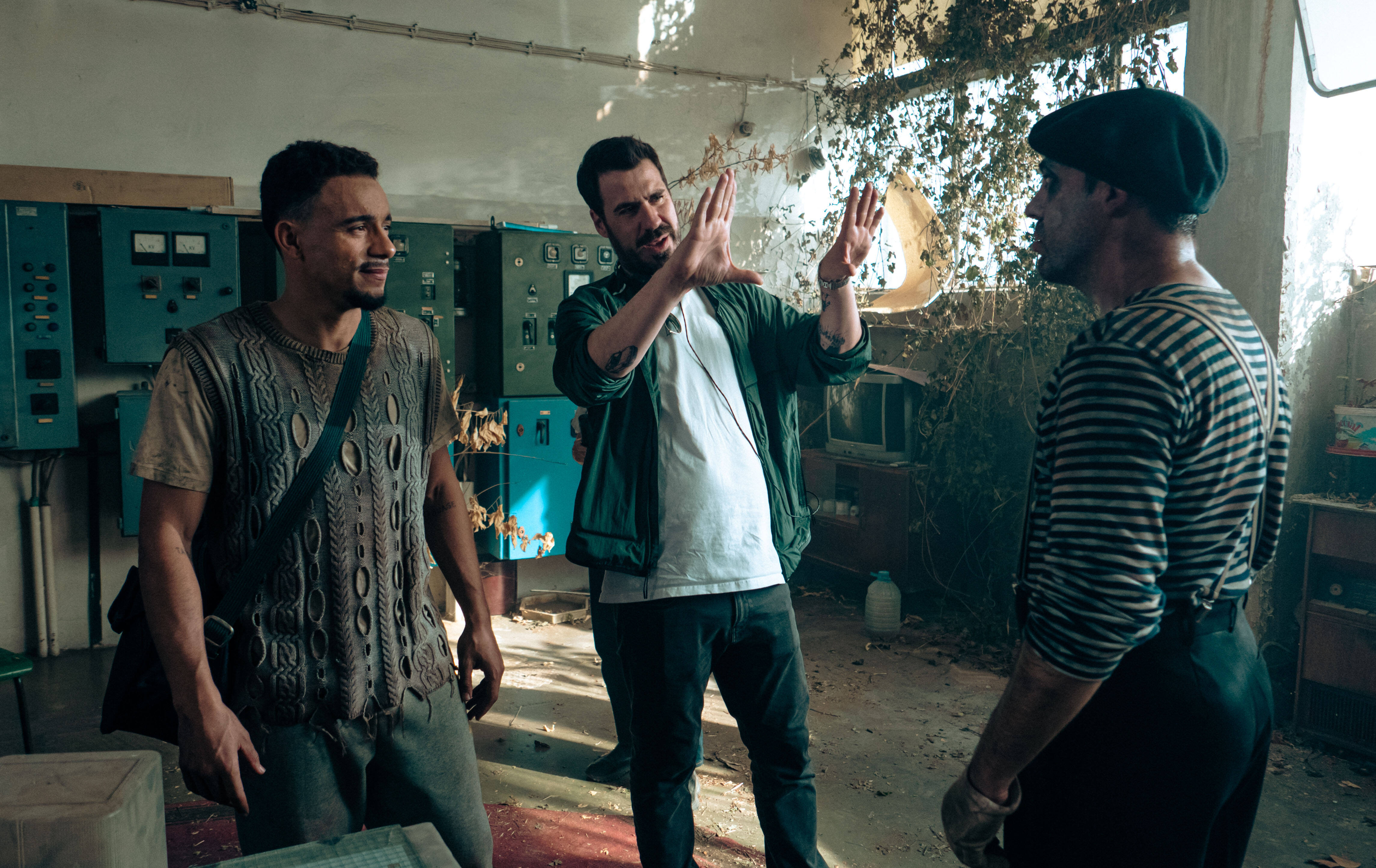 "McWalter": Mister V et Simon Astier dévoilent un agent secret déjanté sur Prime Video