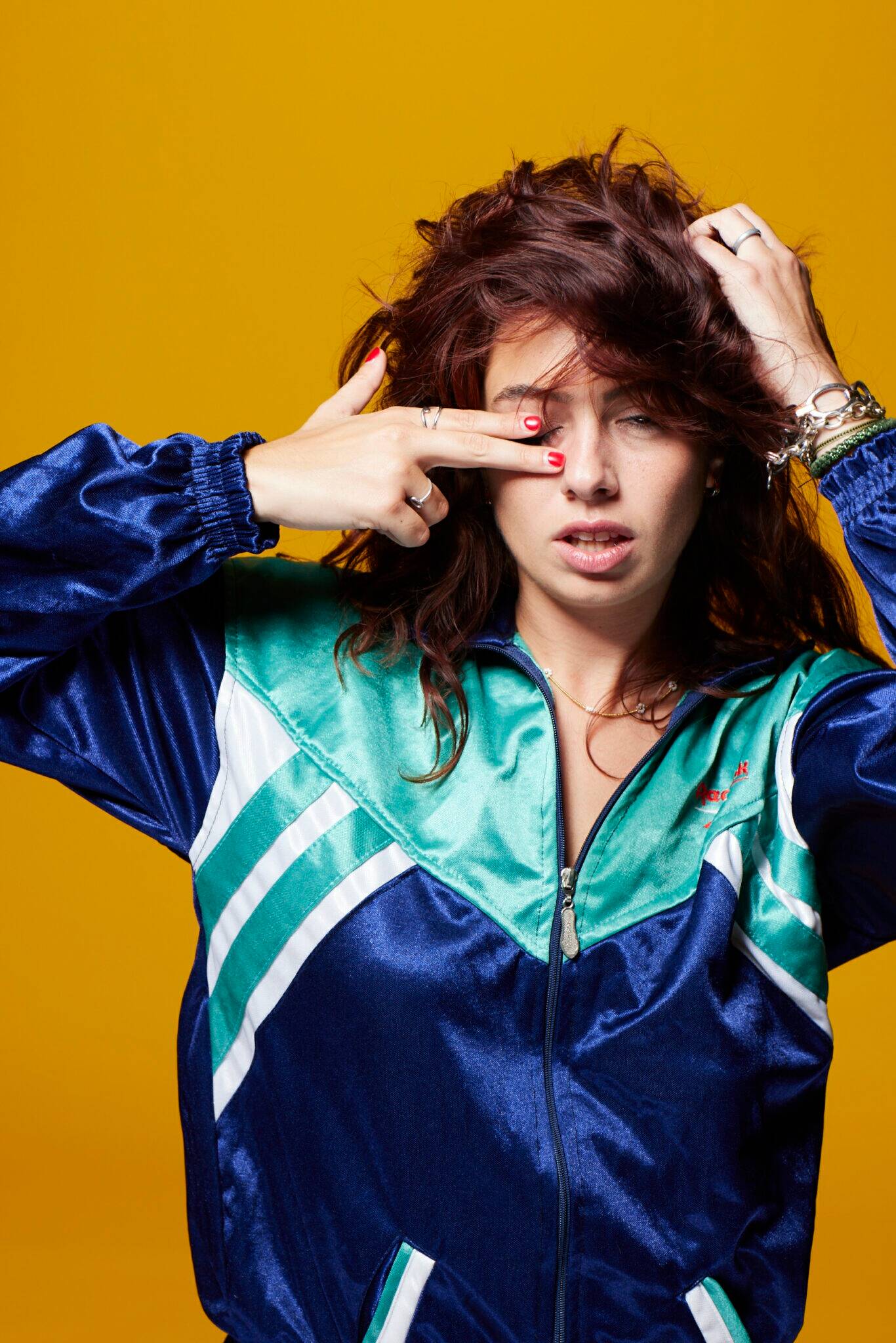 D'ouvreuse à chroniqueuse sur France Inter, l'humoriste Emma Bojan arrive sur scène à Saint-Paul de Vence, Nice et Toulon