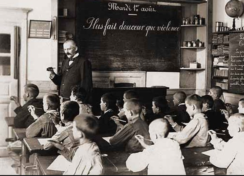 Des débuts de l'instruction à l'agrandissement du lycée Masséna, on vous raconte l'histoire de l'école à Nice