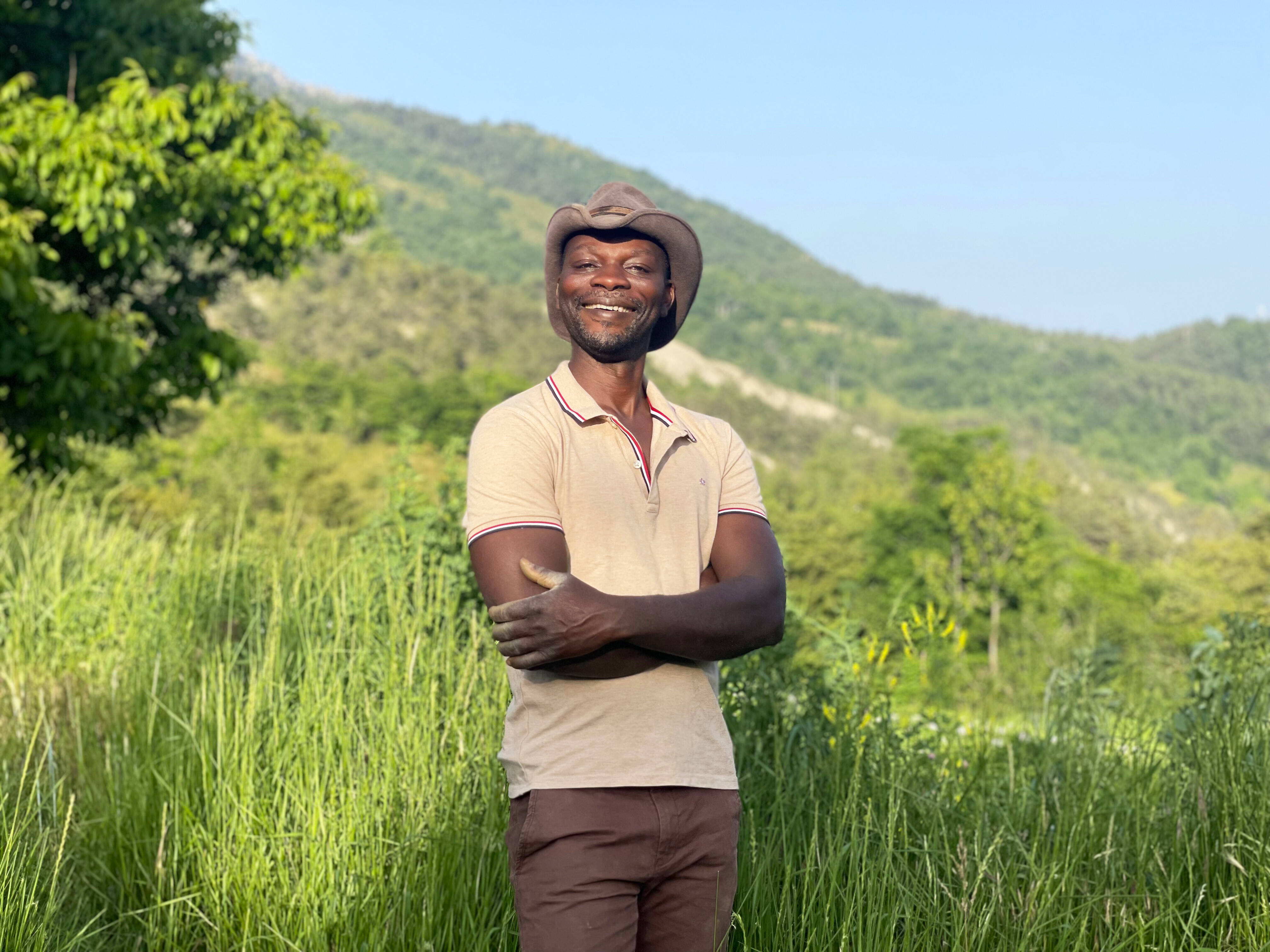 "Je veux porter haut les valeurs de nos métiers": le paysan-chanteur Péka sort son nouvel opus en hommage à un confrère décédé dans les Alpes-Maritimes