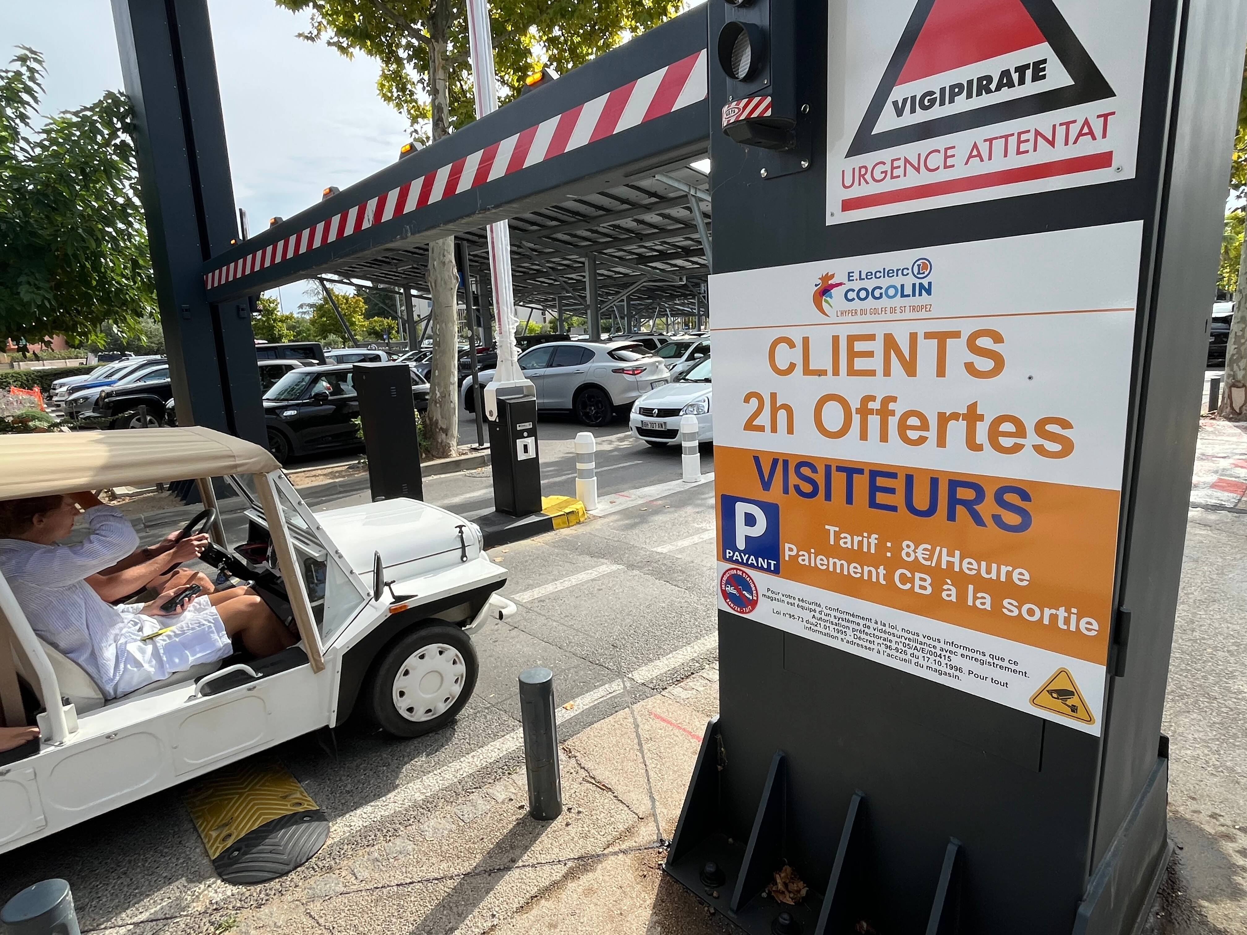 Au Leclerc de Cogolin, le stationnement bientôt sous le chrono pour faire ses courses