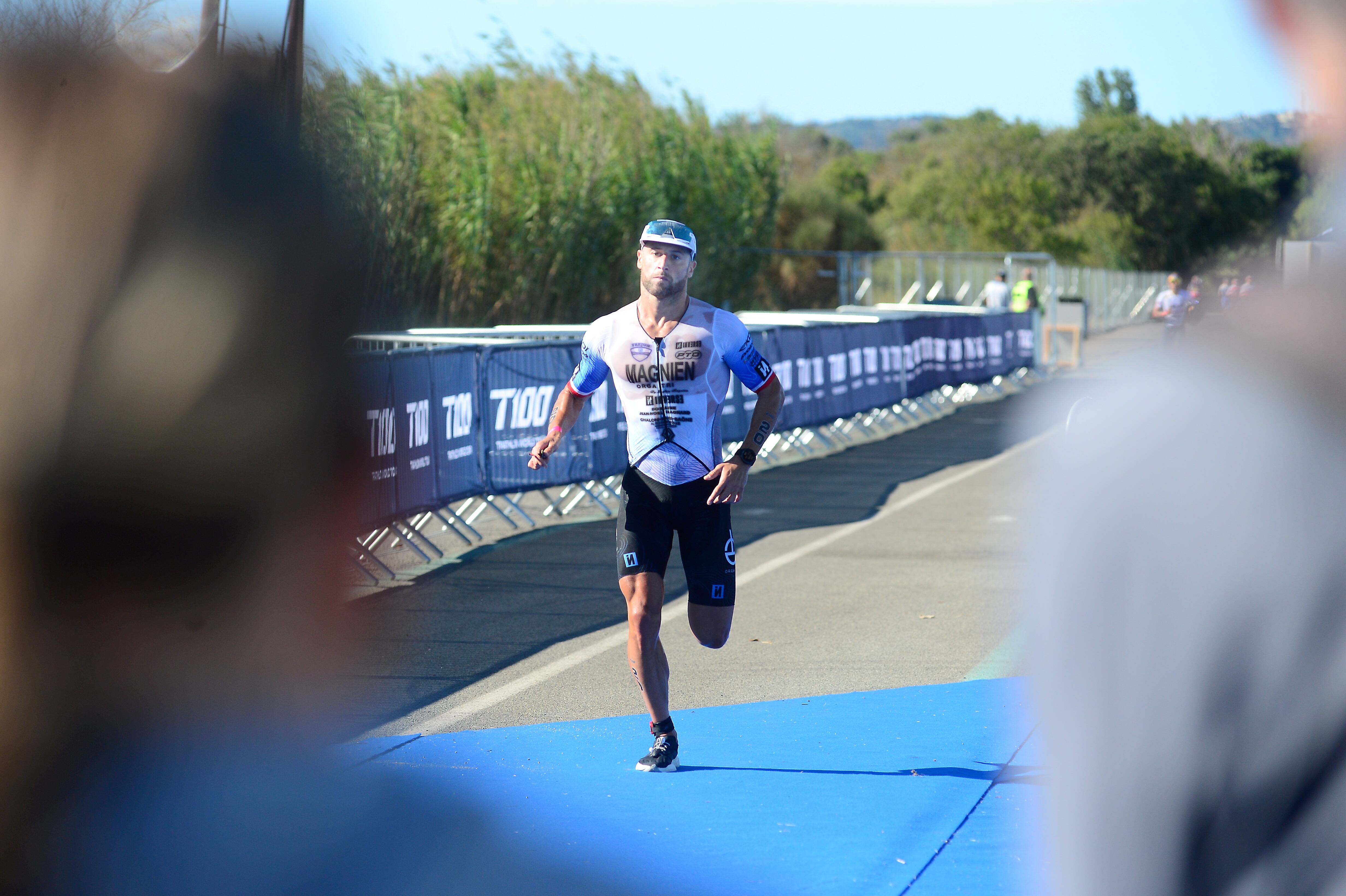 Comment le triathlète Dylan Magnien s'est mis à "tout donner"