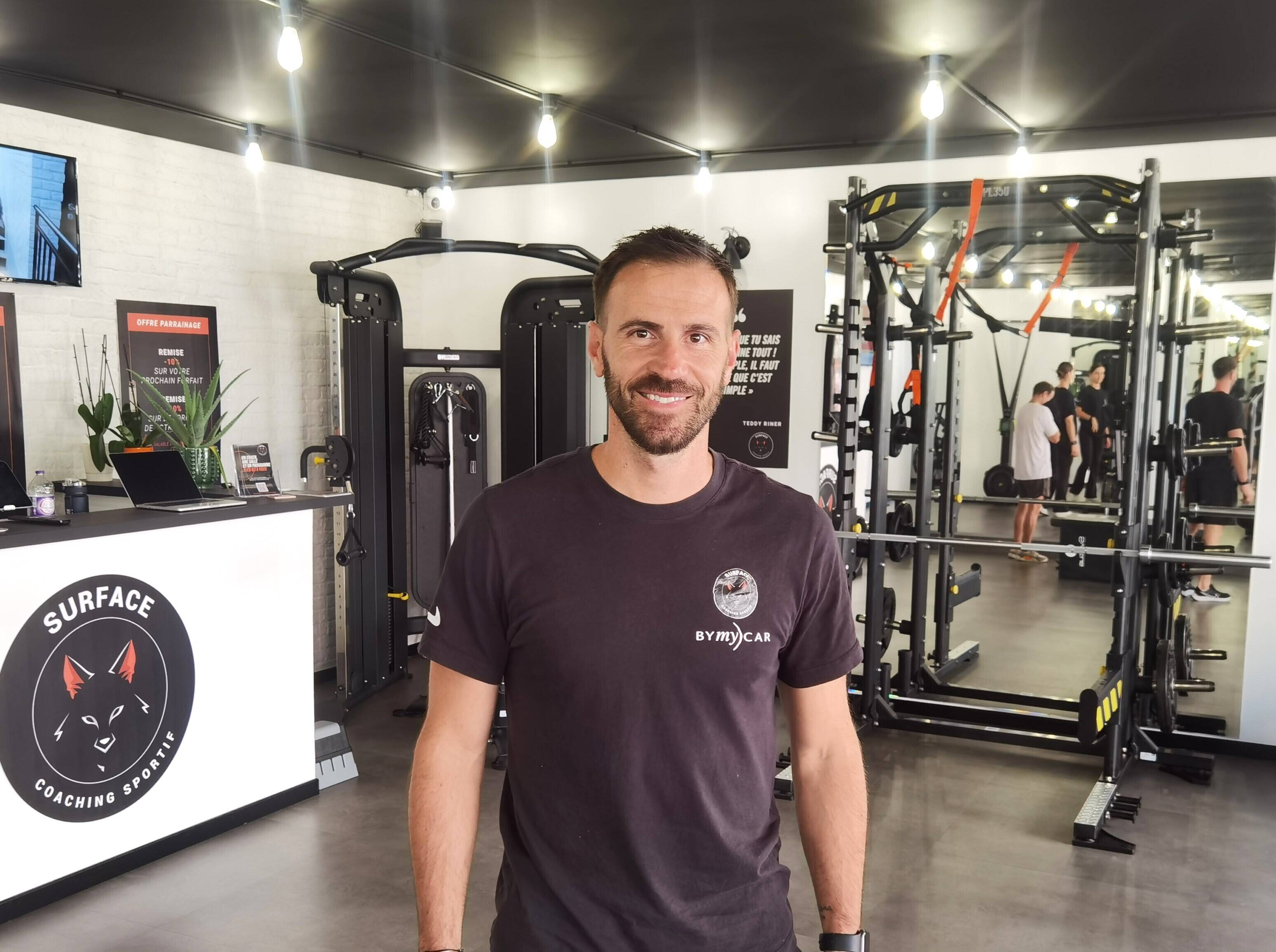 Coaching individualisé, équipements modernes, accompagnement complet...: pour une pratique sportive adaptée, suivez le coach Yannis Manero