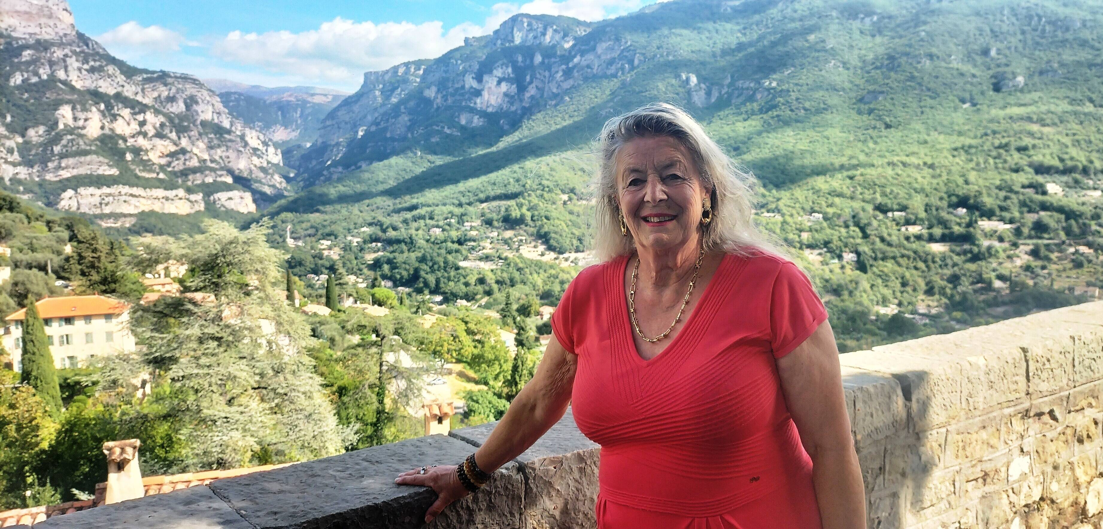 "L'humain est au centre de ma démarche": Monique Revel candidate aux élections municipales au Bar-sur-Loup