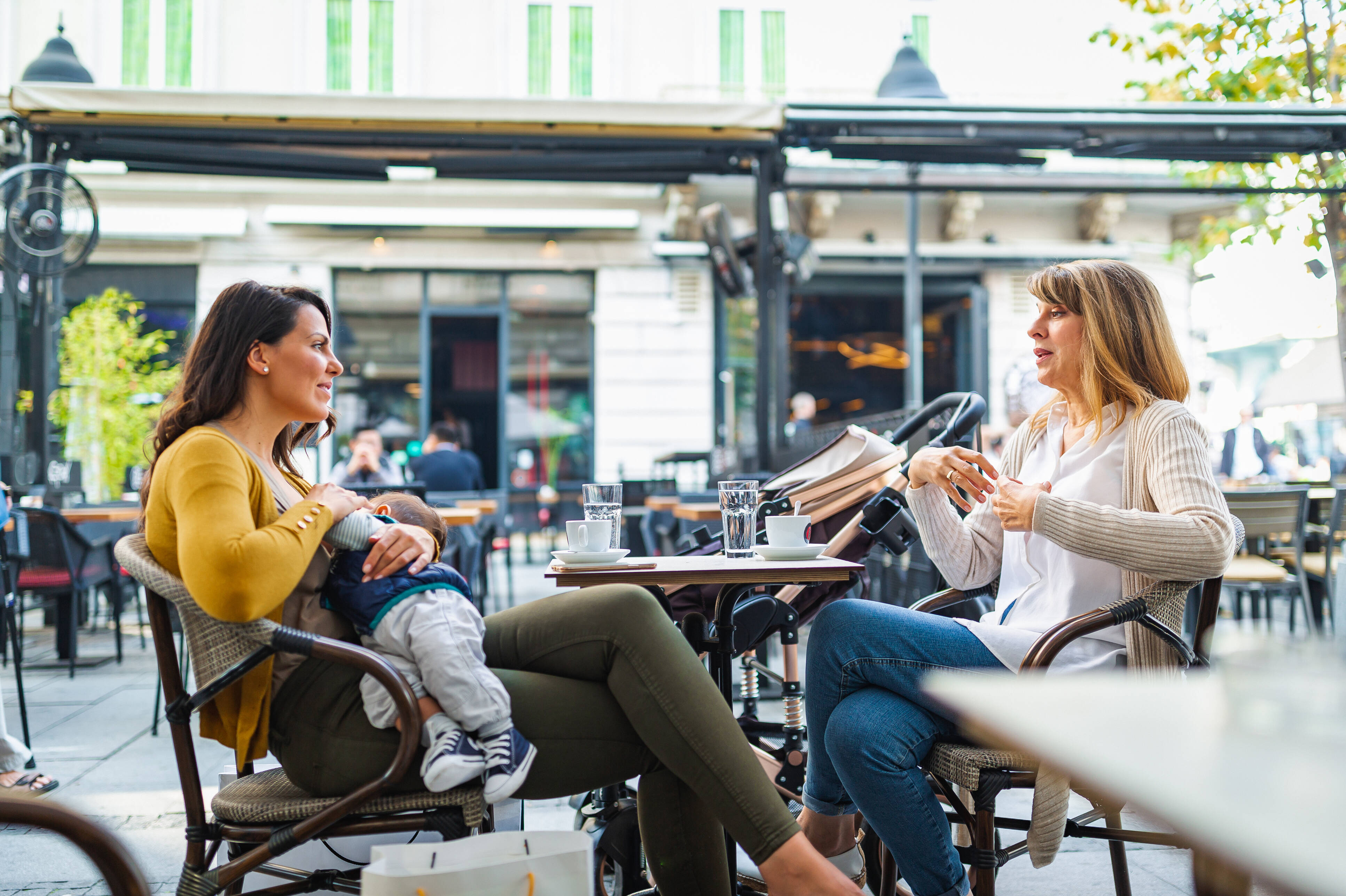 "J'ai faim, je mange !": comment normaliser l'allaitement en public