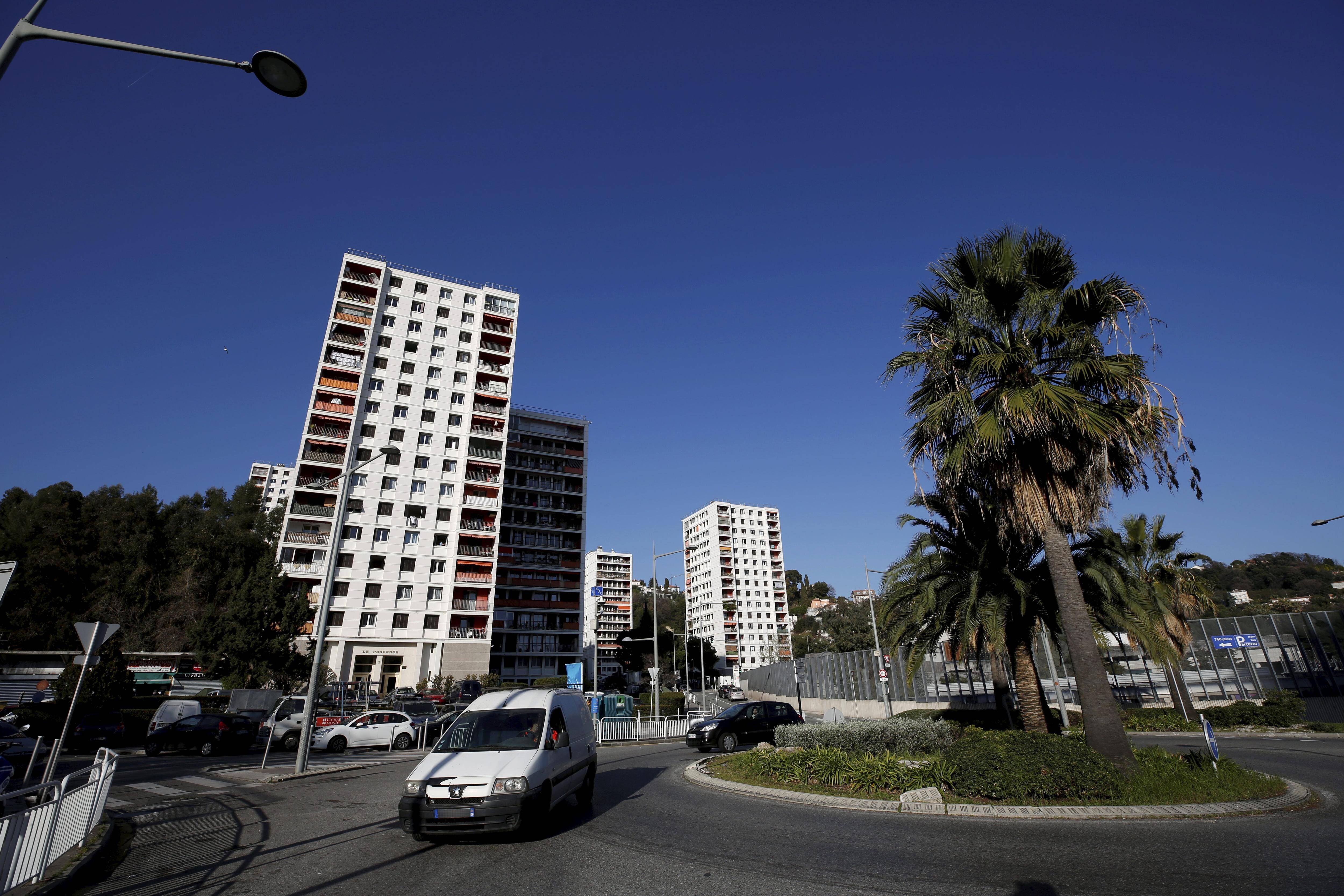 Le duel Estrosi-Ciotti jusque dans les barres HLM de Las Planas à Nice