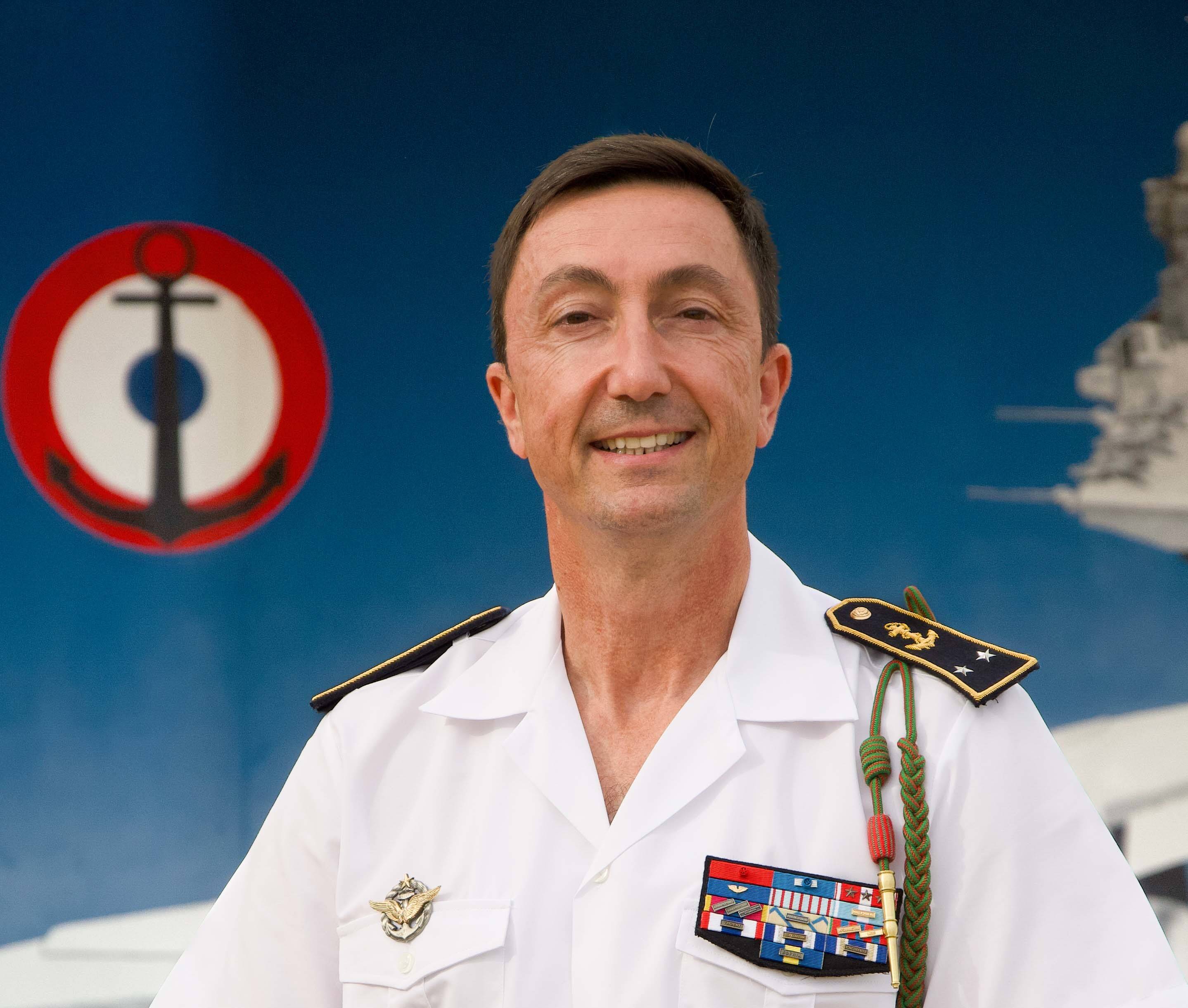 "Préparer les forces au combat de demain": le contre-amiral David Desfougères évoque les transformations importantes à venir pour la force de l'aéronautique navale