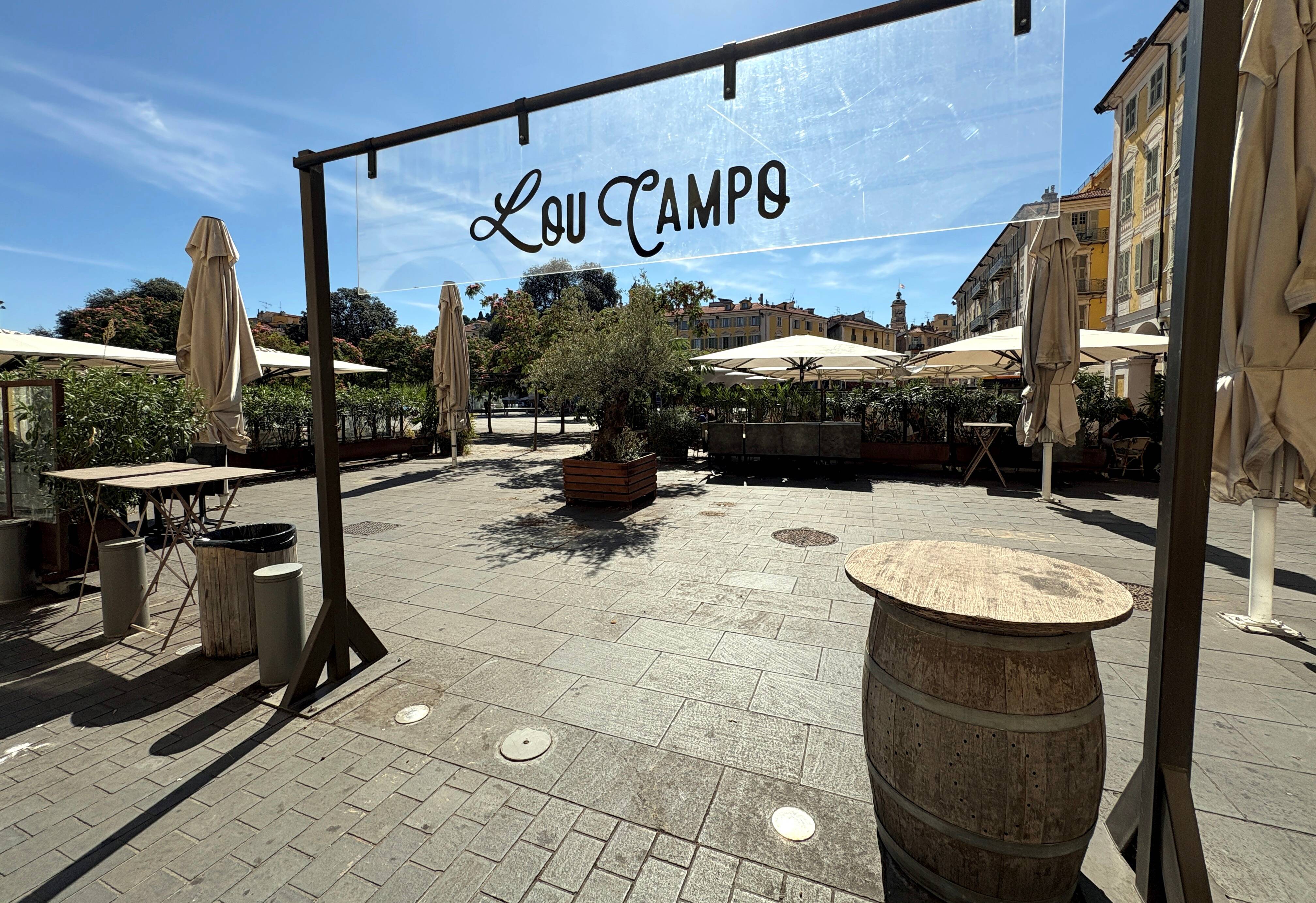 "Il n'y a pas que moi qui suis en difficulté": loyer trop élevé, baisse de la fréquentation... cette petite institution de la place Garibaldi baisse le rideau à Nice