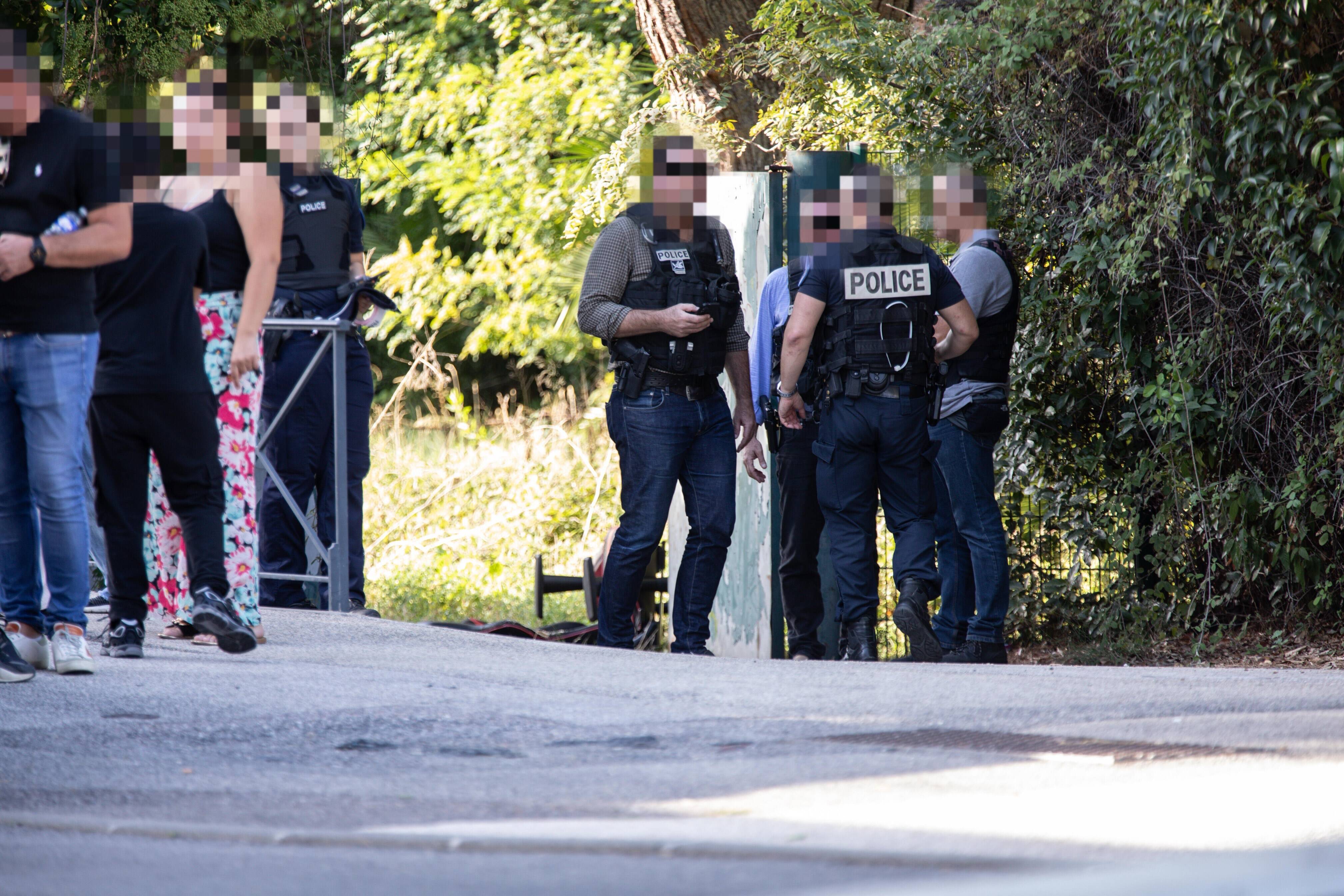 Un homme armé d'une machette mortellement blessé par la police près d'une école à La Seyne