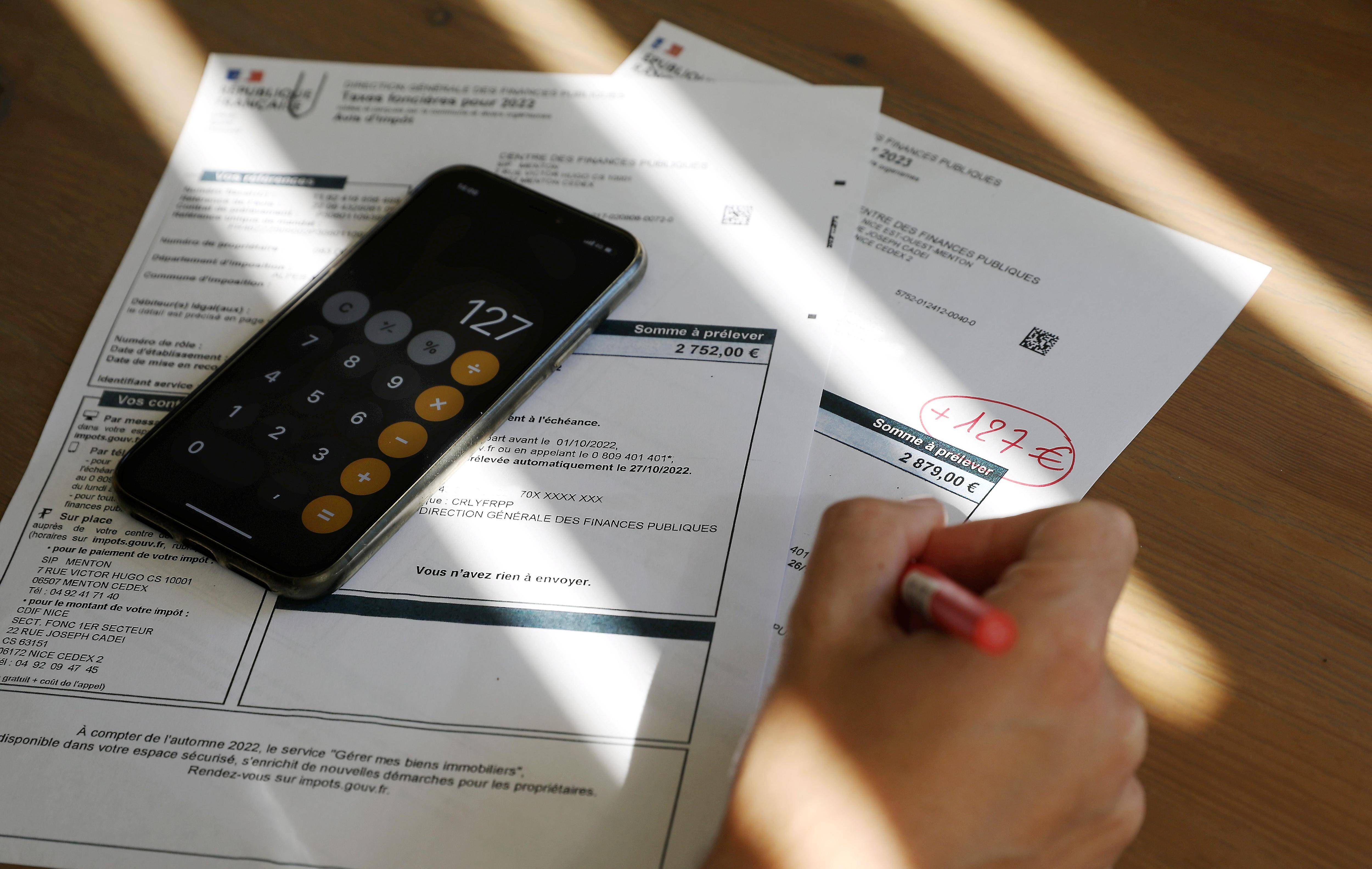 "Quand Christian Estrosi dit qu'il augmente les impôts pour investir, c'est faux": l'opposant écologiste Jean-Christophe Picard étrille le bilan financier du maire de Nice