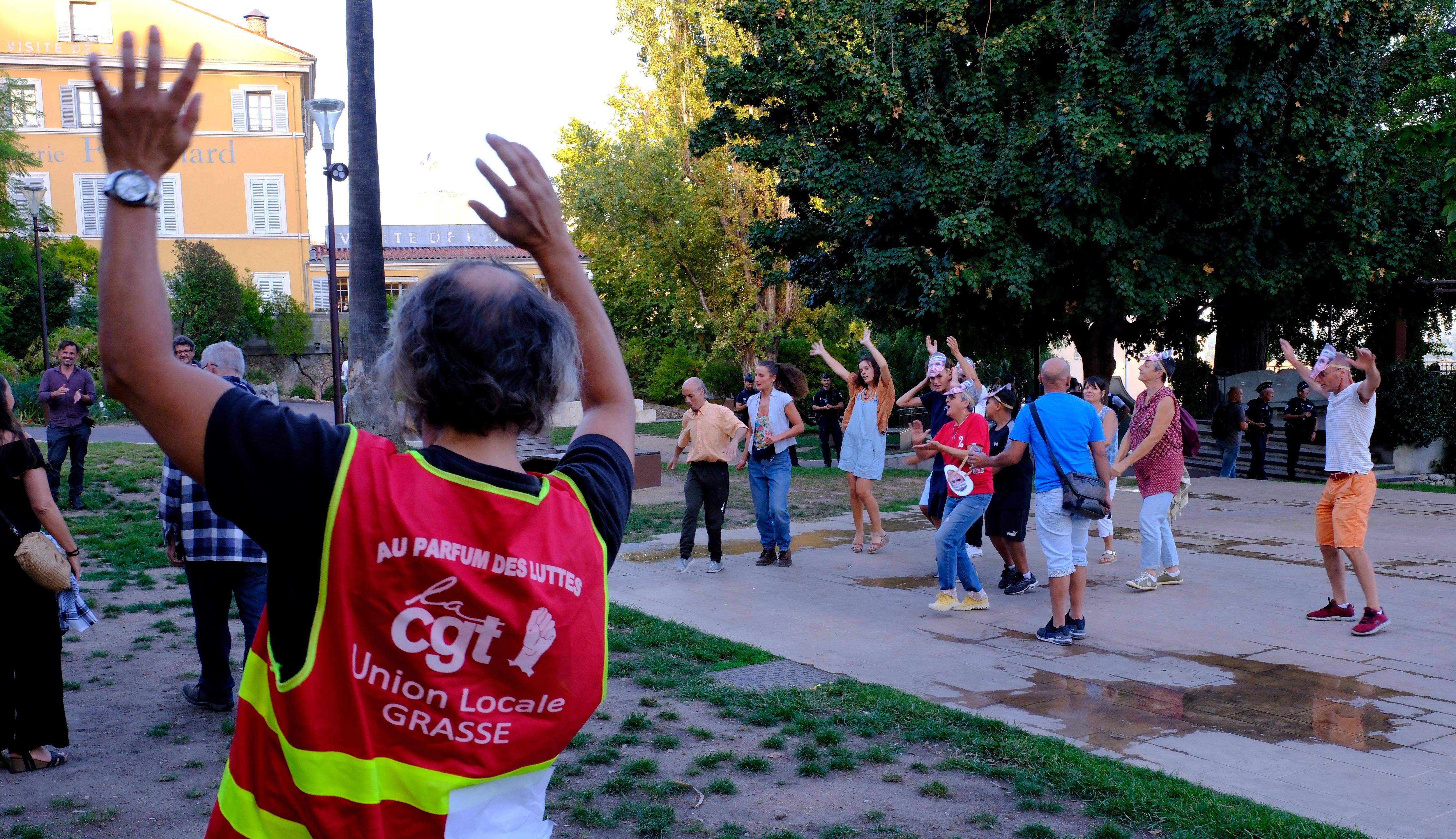 Grève du 18 septembre: rassemblement modeste et cours de "fiscal fitness" à Grasse
