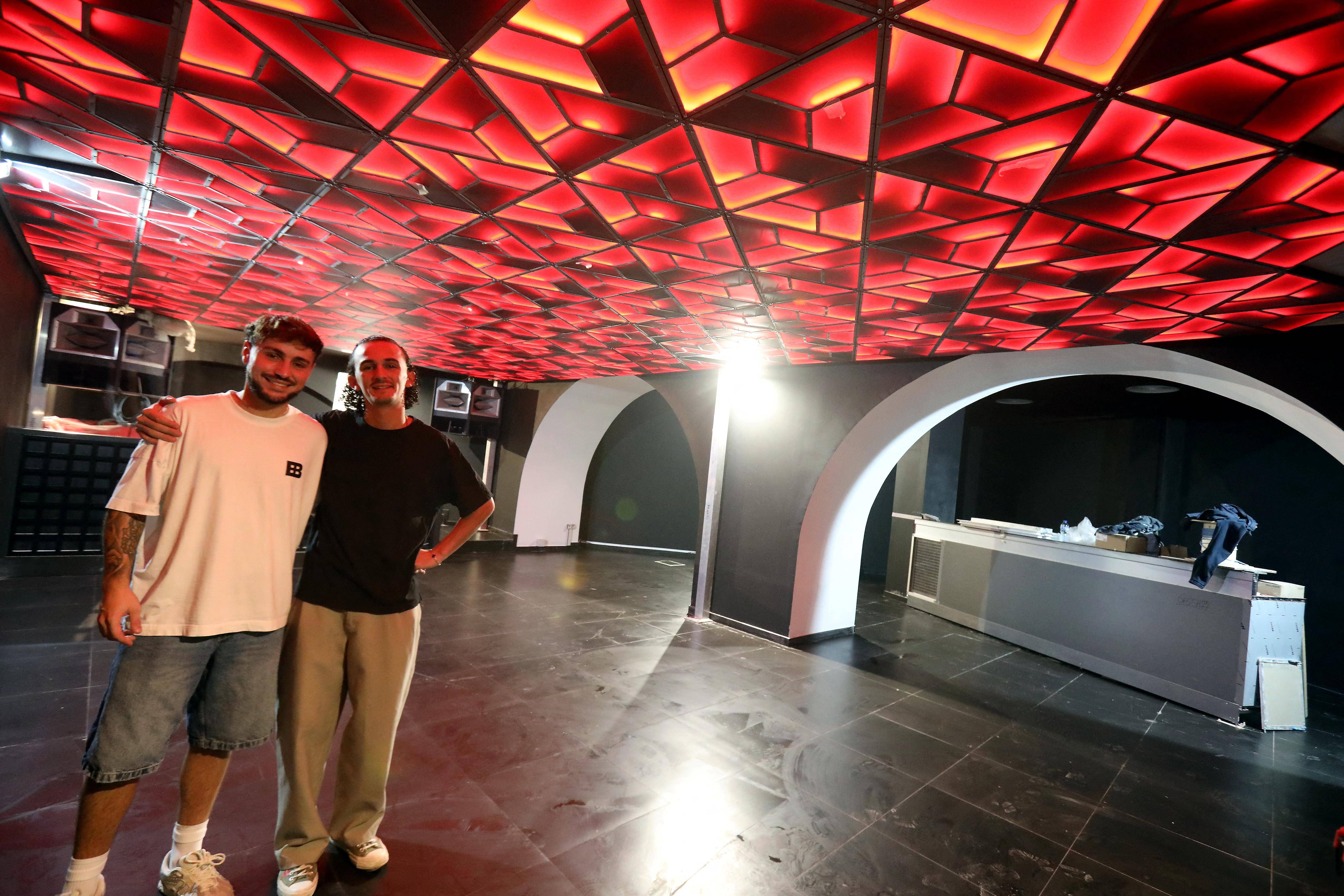 "On veut faire bouger Nice, offrir un club qui rivalise avec Londres ou Berlin": une nouvelle discothèque ouvre ses portes dans le Vieux-Nice