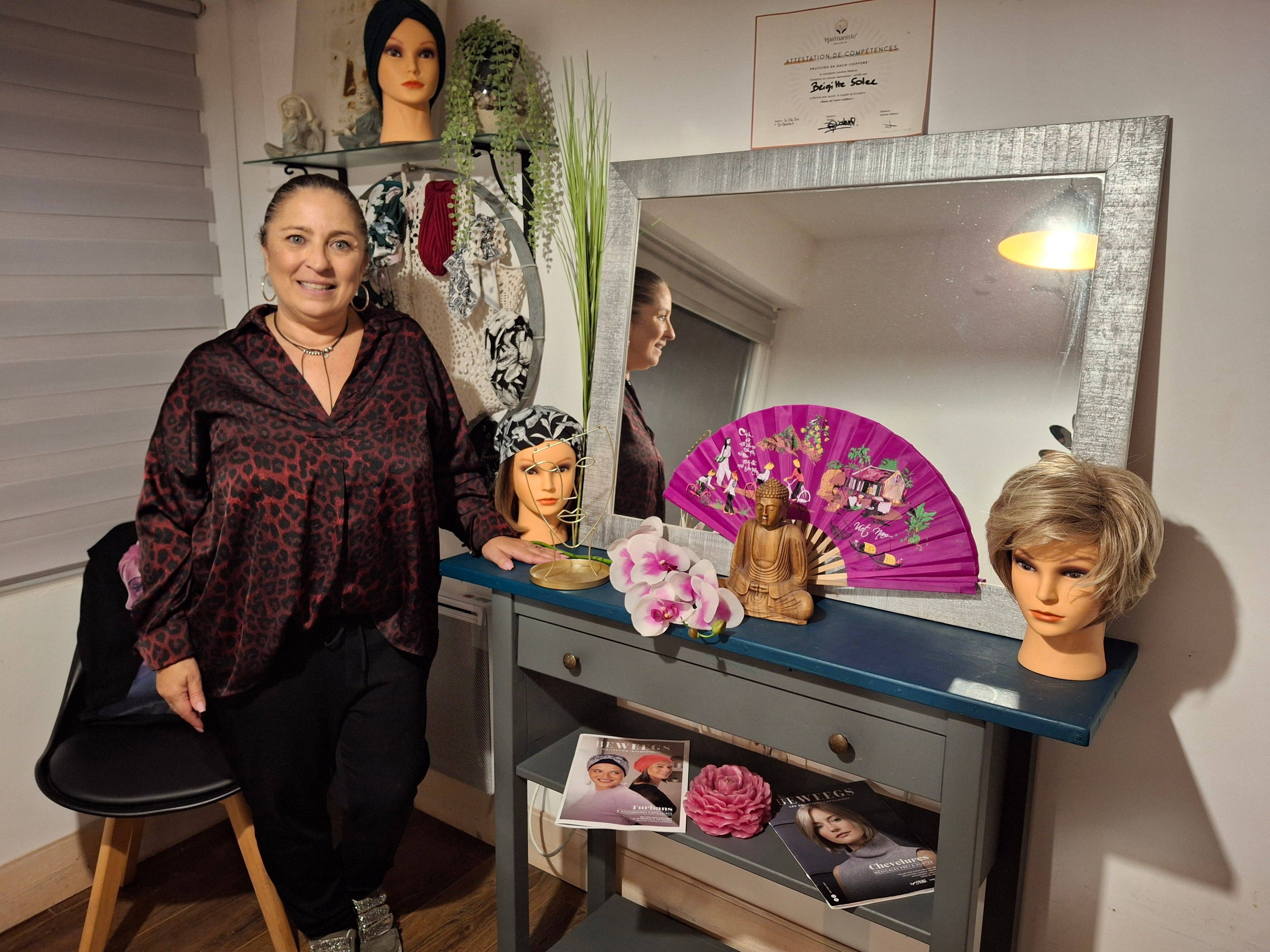 Une coiffeuse saint-cyrienne lance un appel aux dons de perruques pour accompagner les personnes victimes d'un cancer