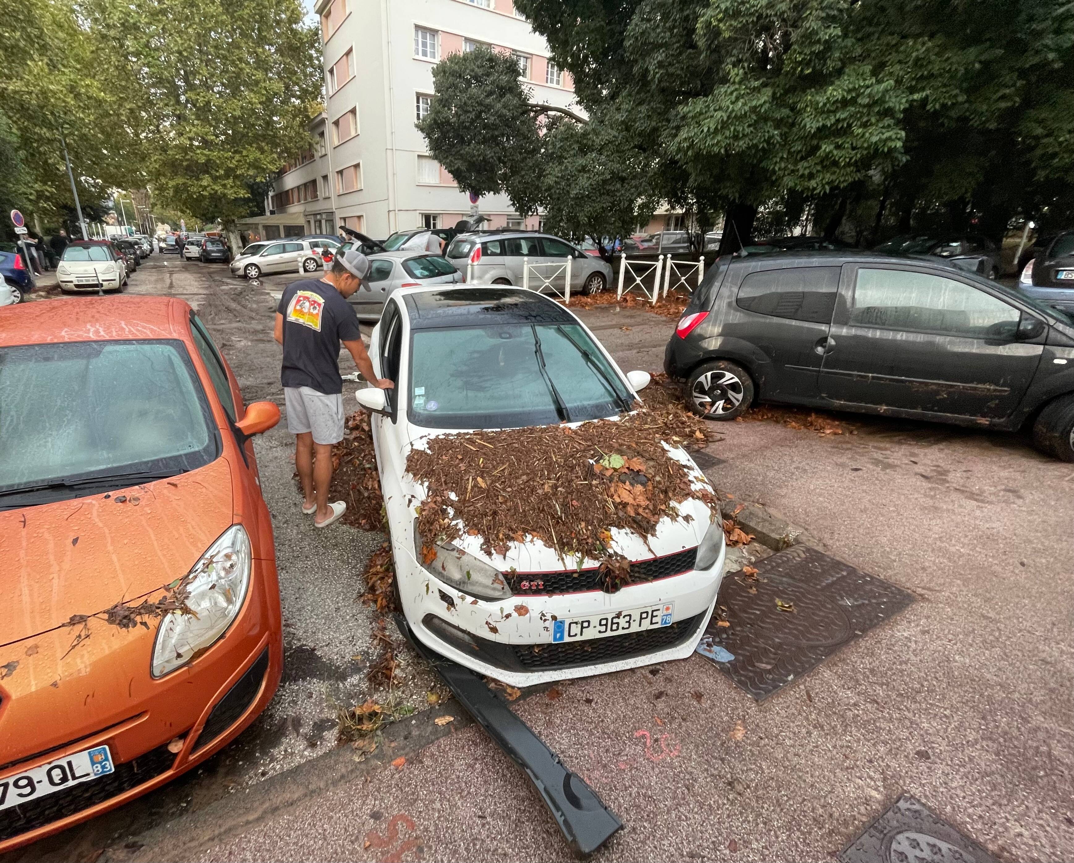 "J'en veux à la mairie": pour ce Toulonnais, l'inondation de son immeuble aurait pu être évitée