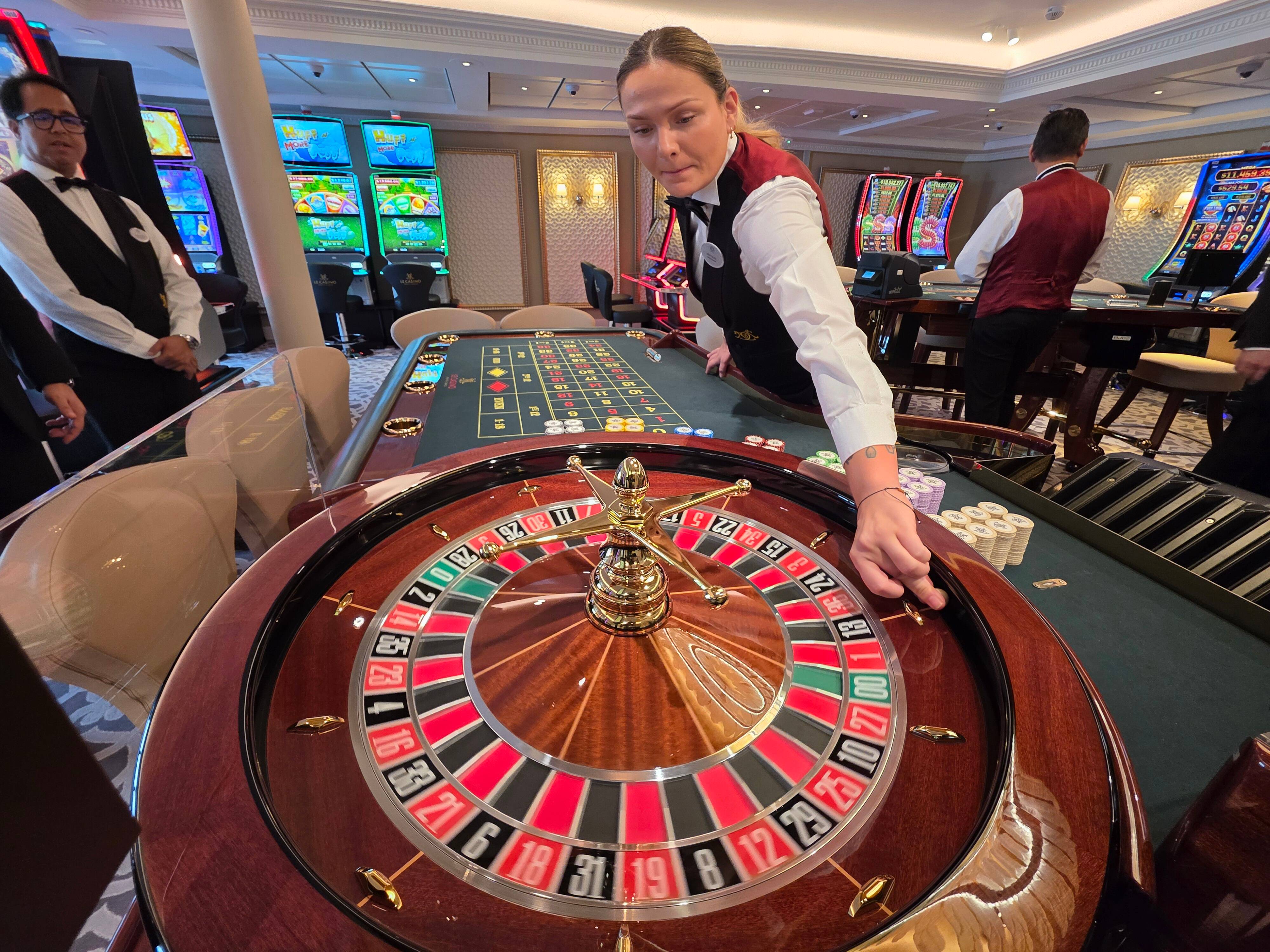 On vous emmène dans les coulisses du tout premier Casino de Monte-Carlo en mer