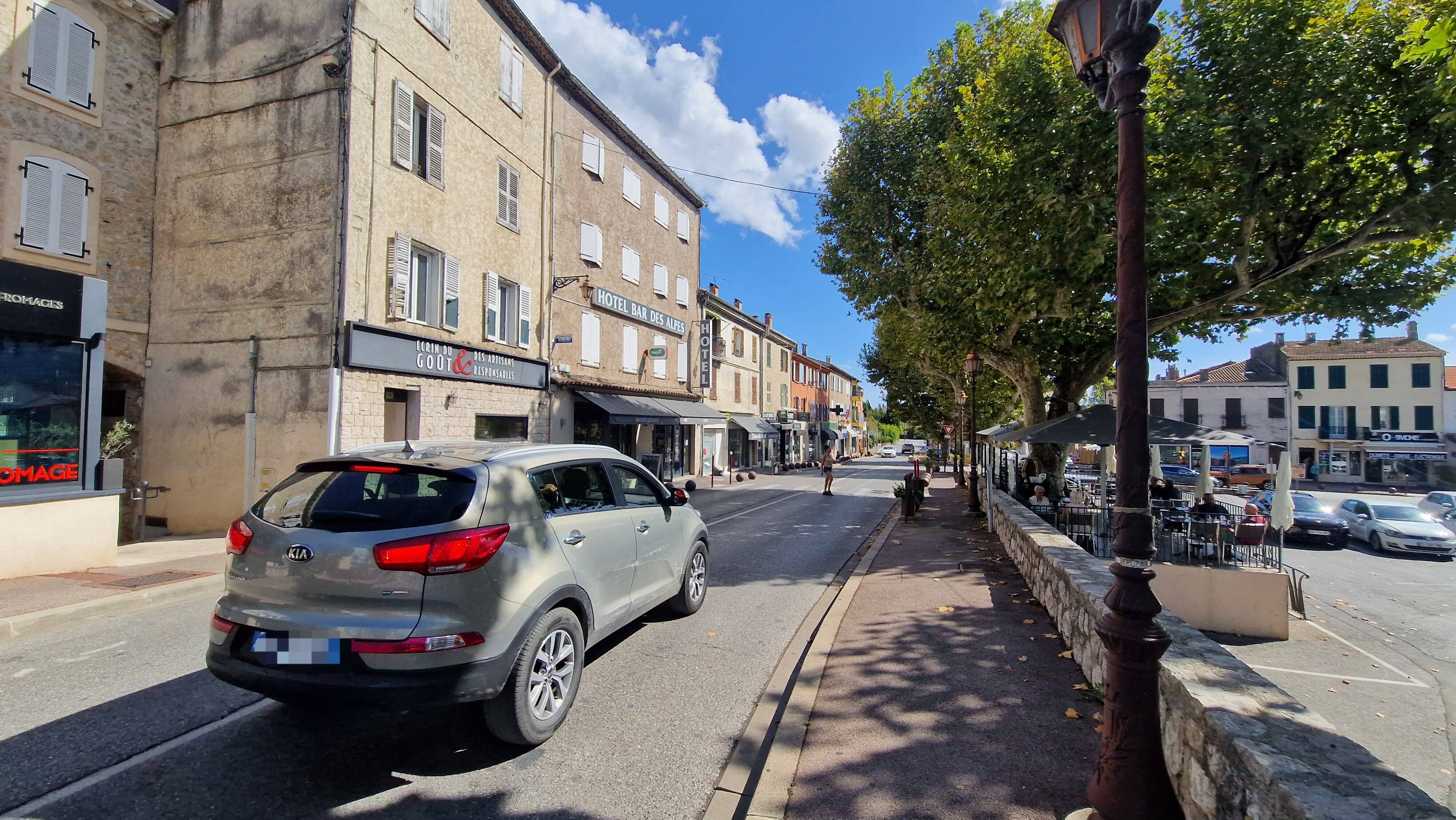 "Une grande tristesse pour le village", "il va nous manquer", "il a su tenir sa mairie"... Ces habitants réagissent au décès de l'ancien maire de Pégomas, Gilbert Pibou