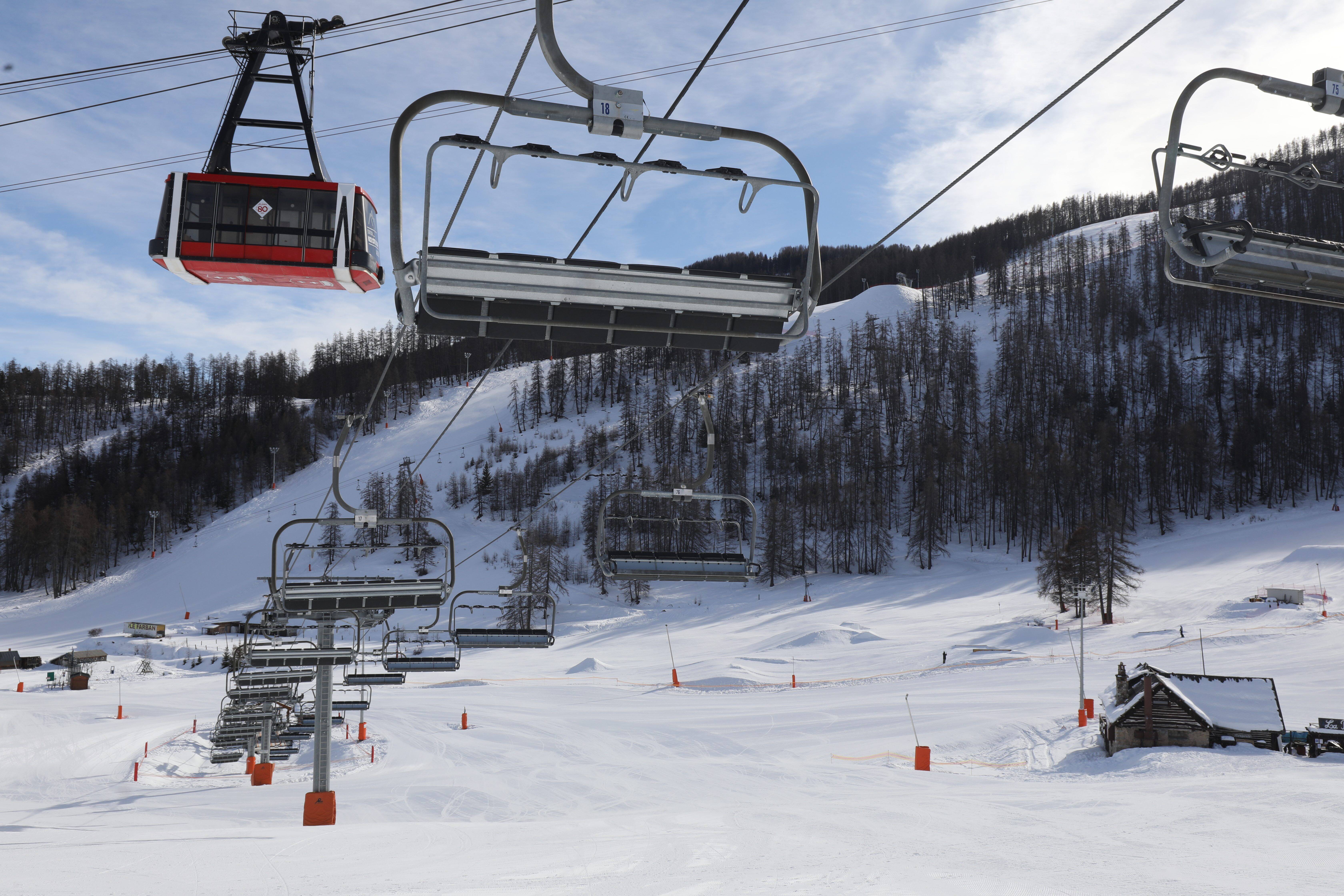 Voici pourquoi il faut continuer à entretenir les pistes de ski, malgré la fermeture des remontées mécaniques