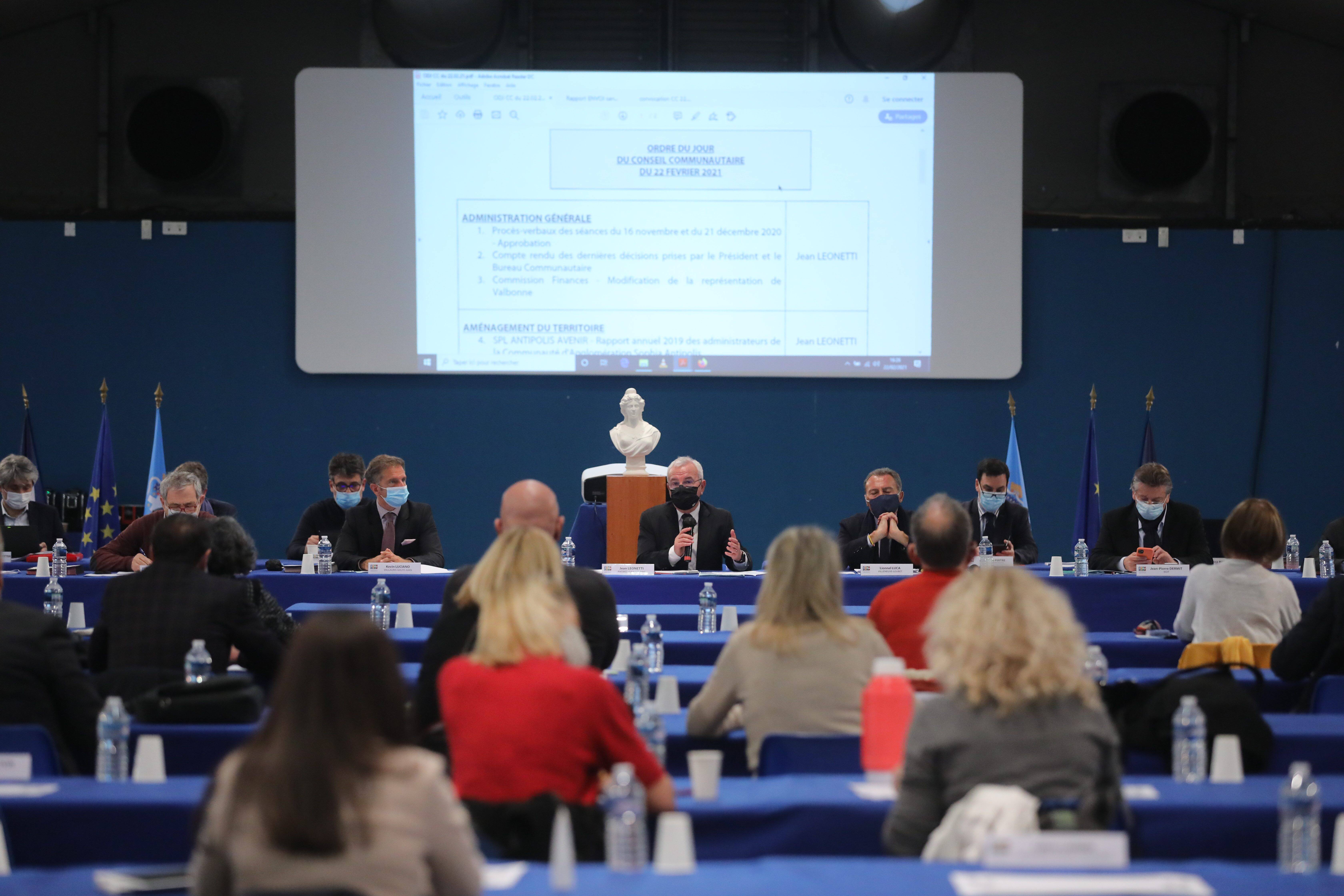 Deux heures de sortie de plus: le préfet se dit "favorable" à un assouplissement du confinement