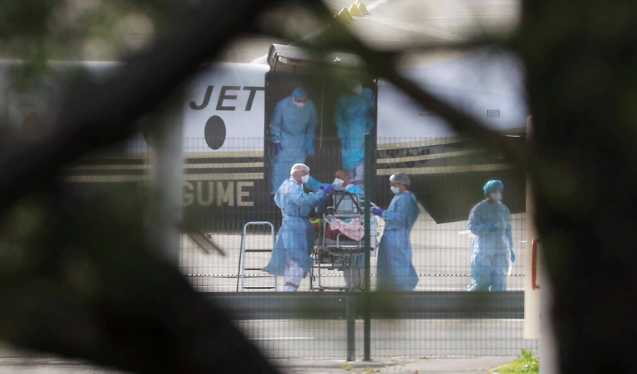 Six patients atteints de Covid-19 transférés ce vendredi matin de la Côte d'Azur vers la Bretagne