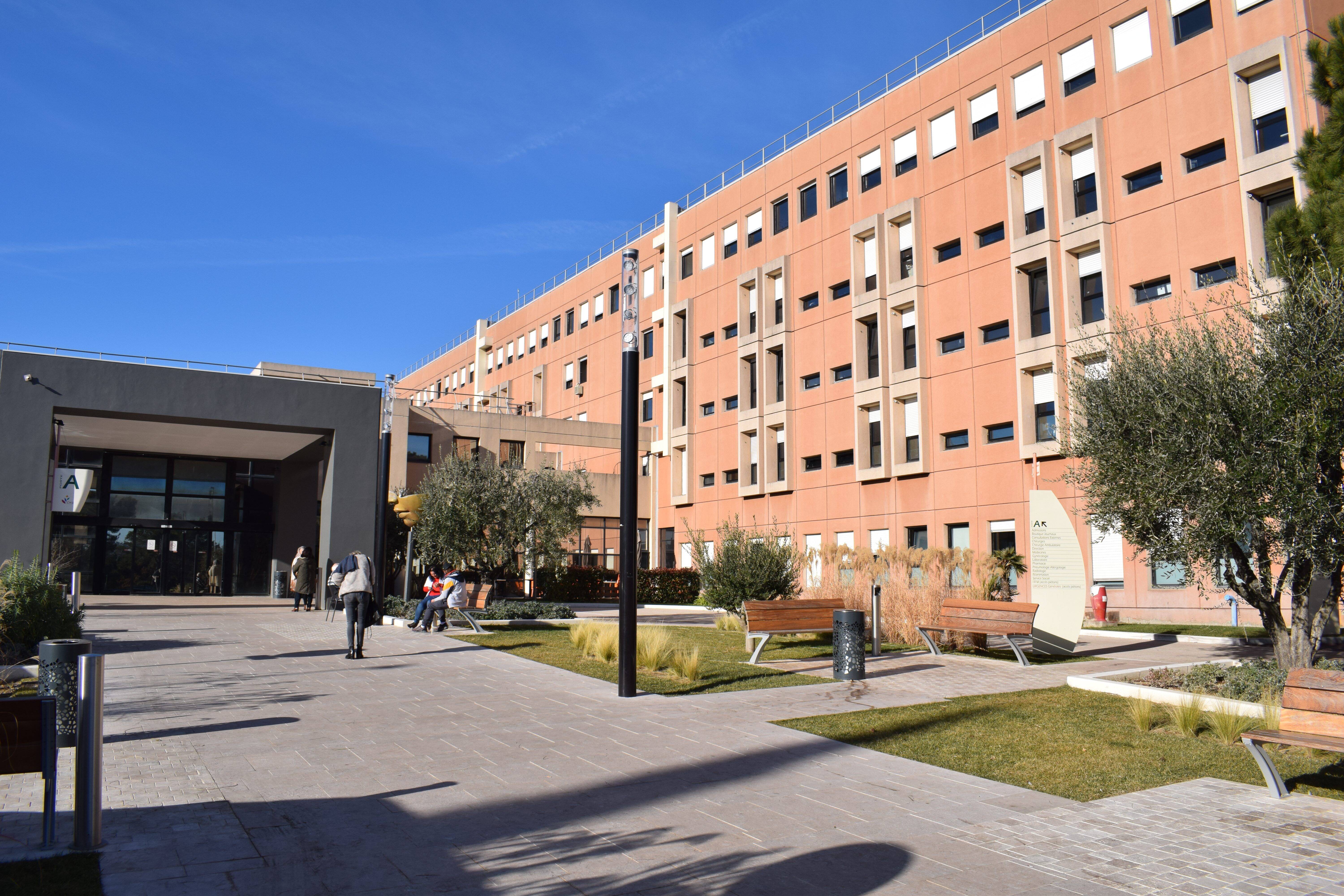 L'hôpital de Grasse transfère deux nouveaux patients Covid-19 vers une autre région