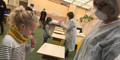 Coup d'envoi de la campagne de tests salivaires dans une école de Nice