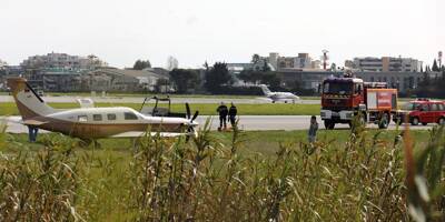 Un avion fait une sortie de piste à l'atterrissage sur l'aéroport de Cannes-Mandelieu