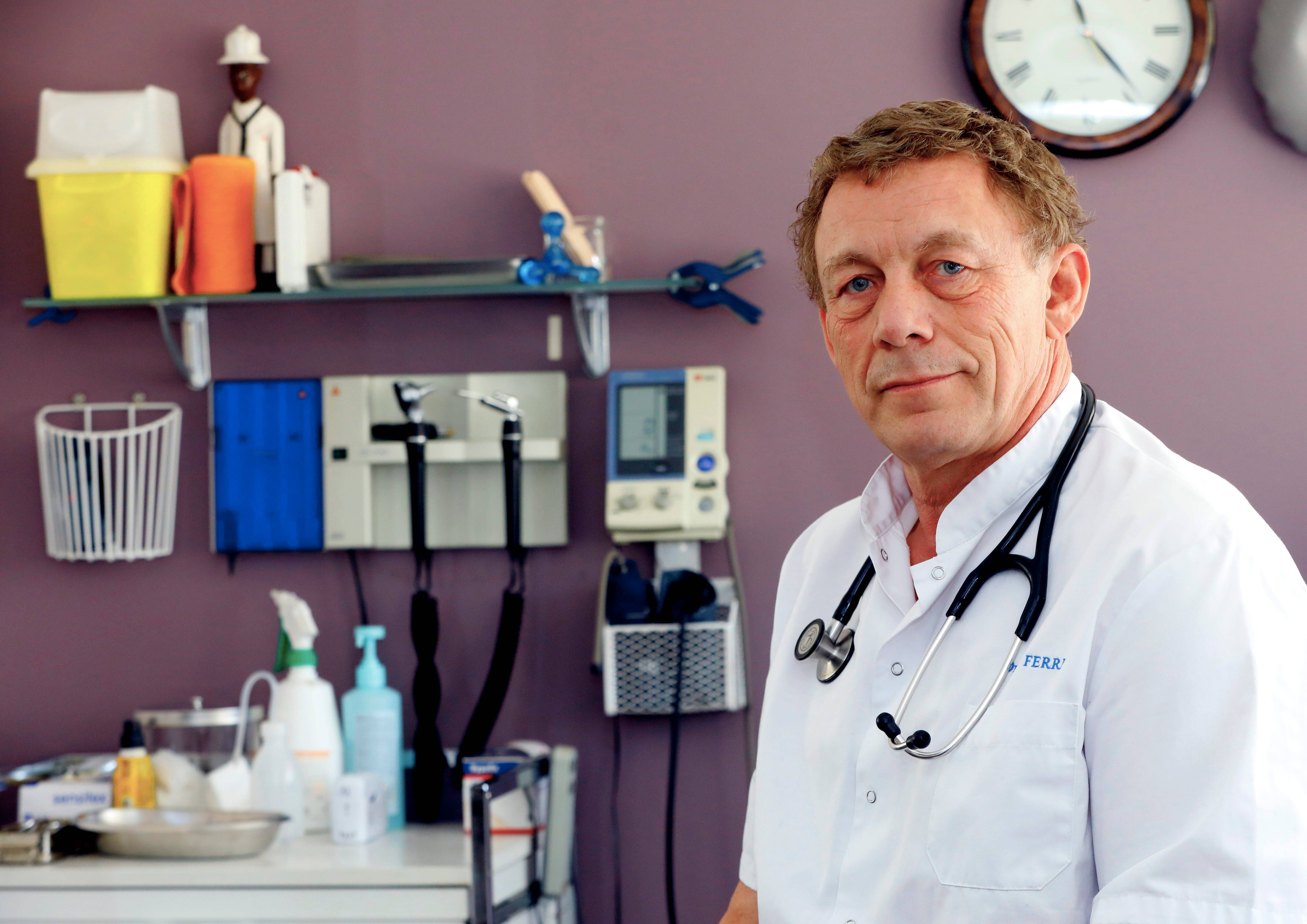 Trois heures de sortie dérogatoire au lieu d'une pendant le confinement: une fausse bonne idée selon ce médecin cannois