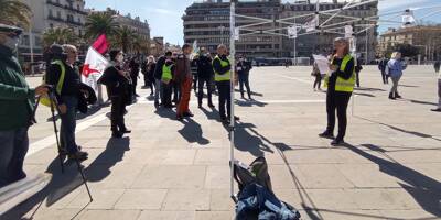 À Toulon, 50 personnes protestent contre la loi 