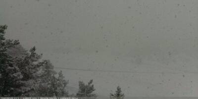 Gréolières-les-Neiges de nouveau sous la neige ce mercredi soir
