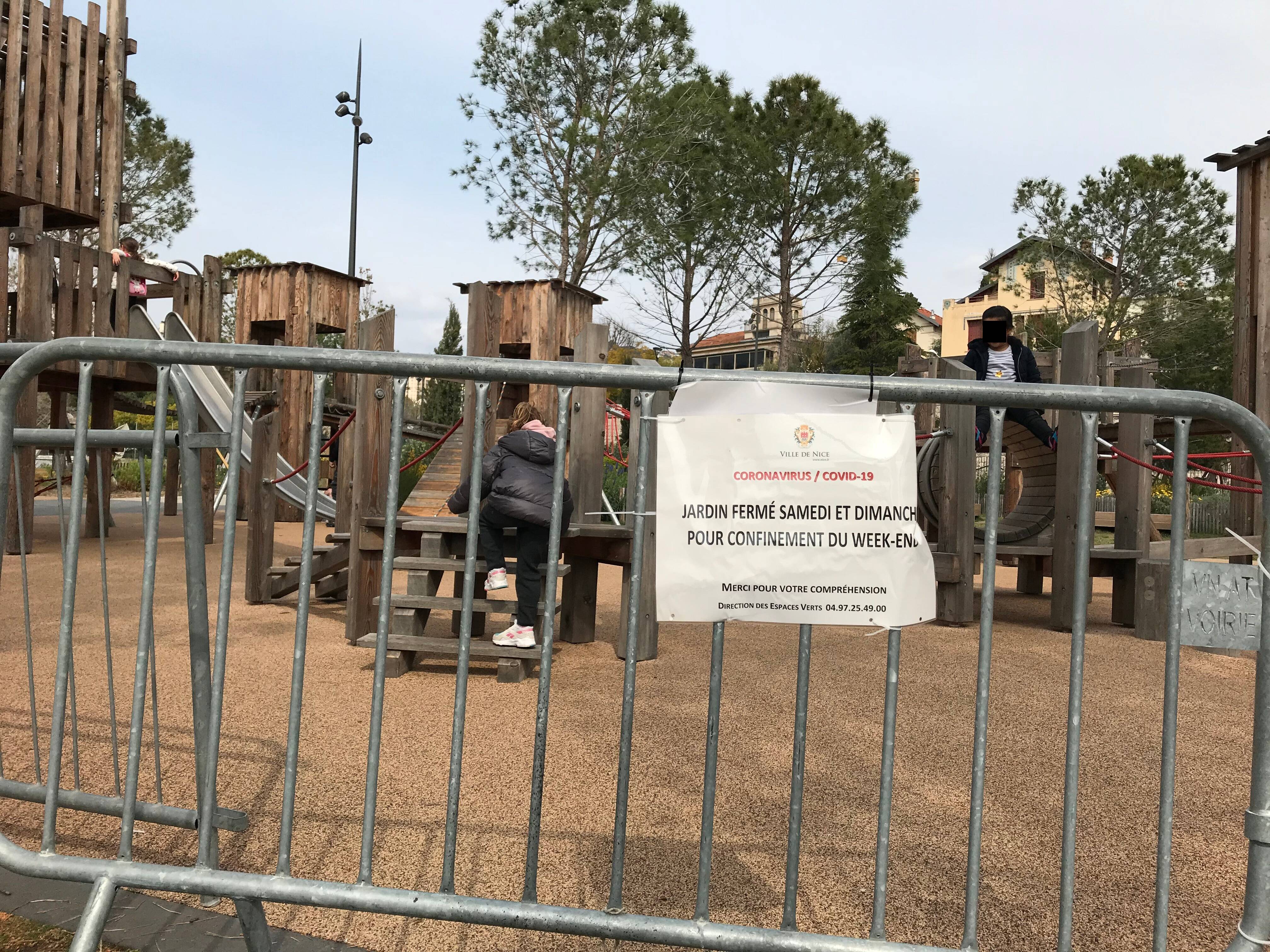 Confusion dans les parcs à Nice: les aires de jeux sont bien accessibles