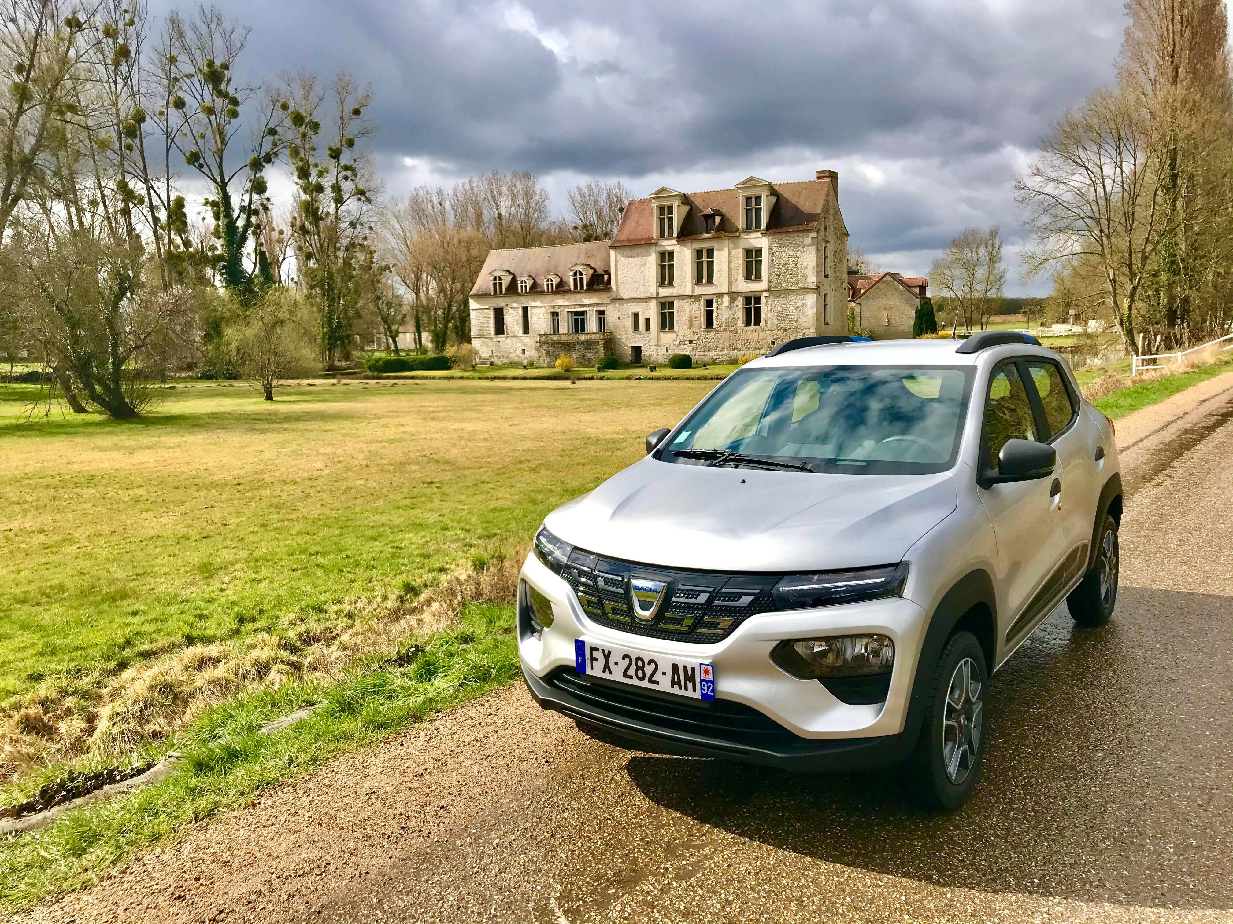 Dacia Spring, petit SUV électrique, économique, avec 200 km d'autonomie