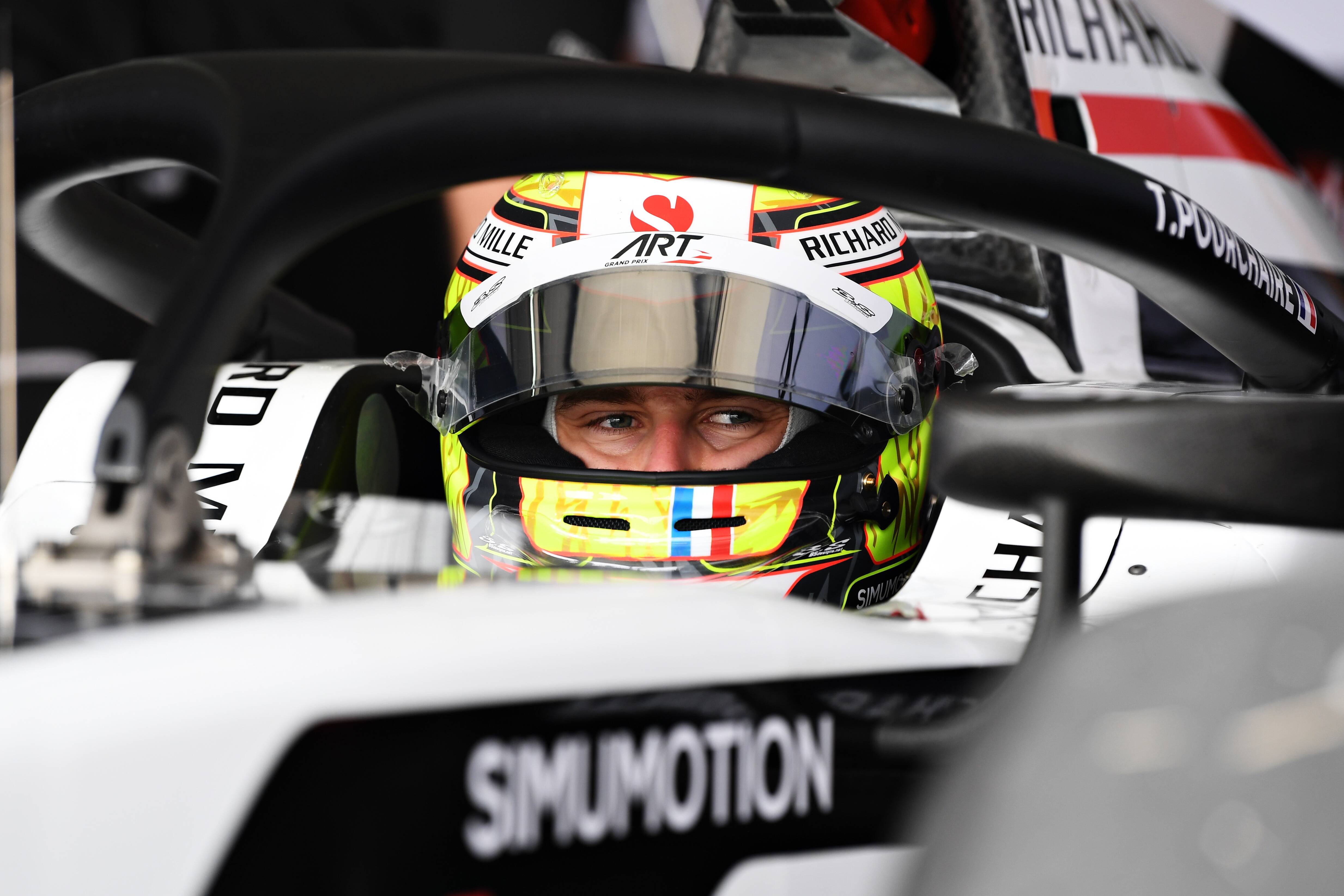 Le pilote grassois Théo Pourchaire enclenche la vitesse supérieure en Formule 2