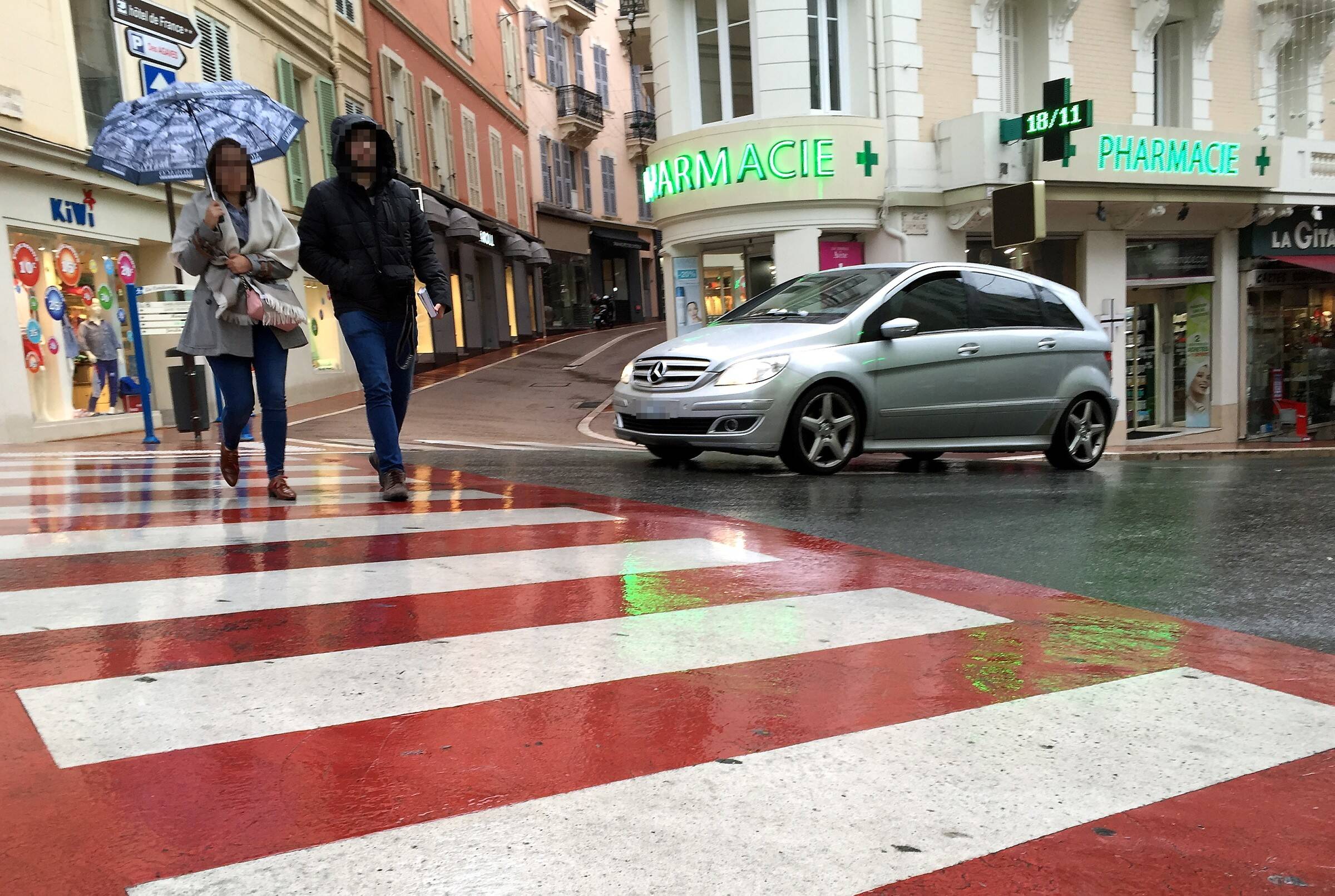 Il avait renversé avec son fourgon un piéton qui traversait la route à Monaco: le livreur s'en sort avec du sursis