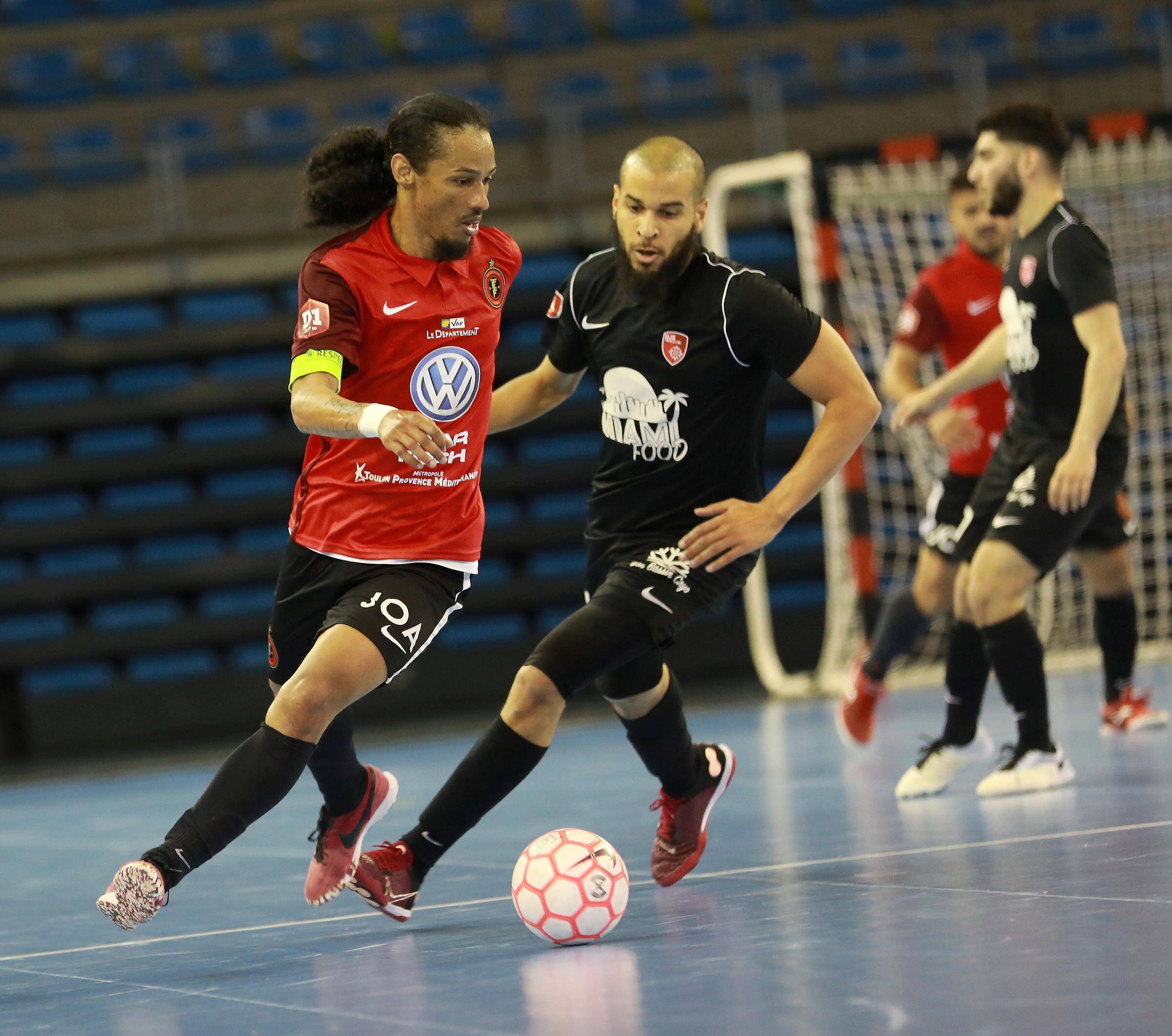 PHOTOS. Le Toulon élite futsal en "Dhee-monstration" face à Toulouse (9-1)