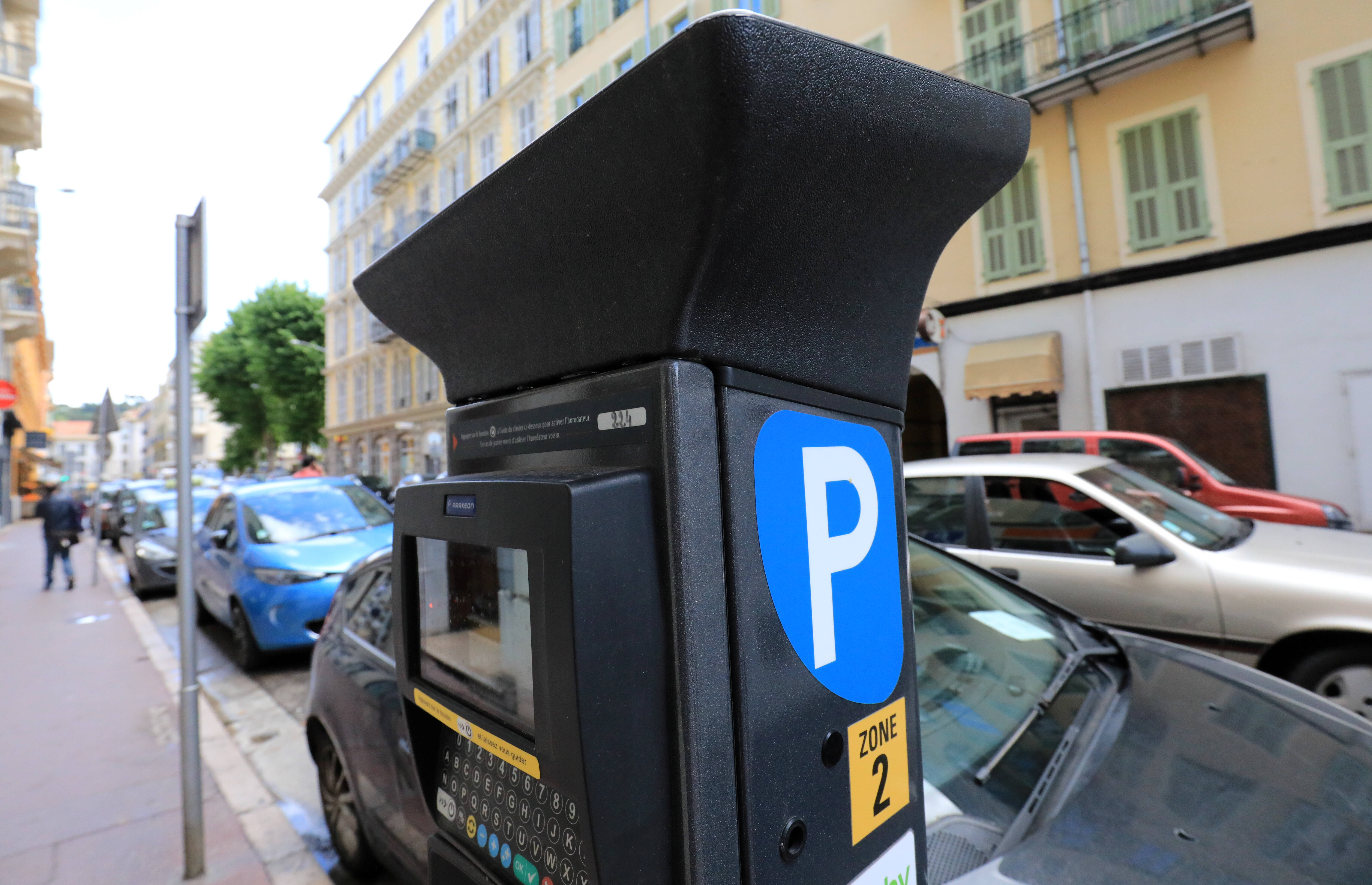 Le stationnement gratuit, c'est bientôt fini à Nice et dans la