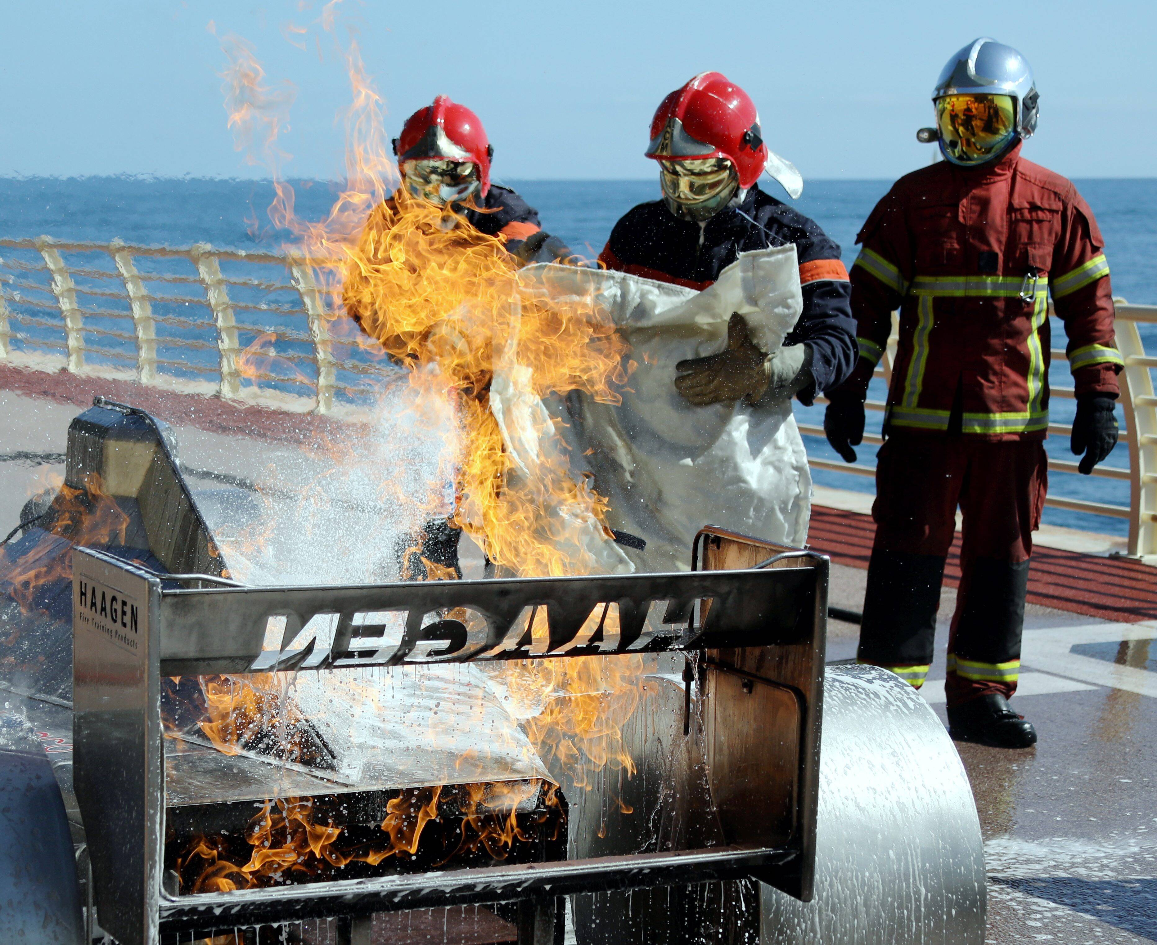 Ces bénévoles qui veillent sur la piste et les pilotes pendant le Grand Prix de Monaco