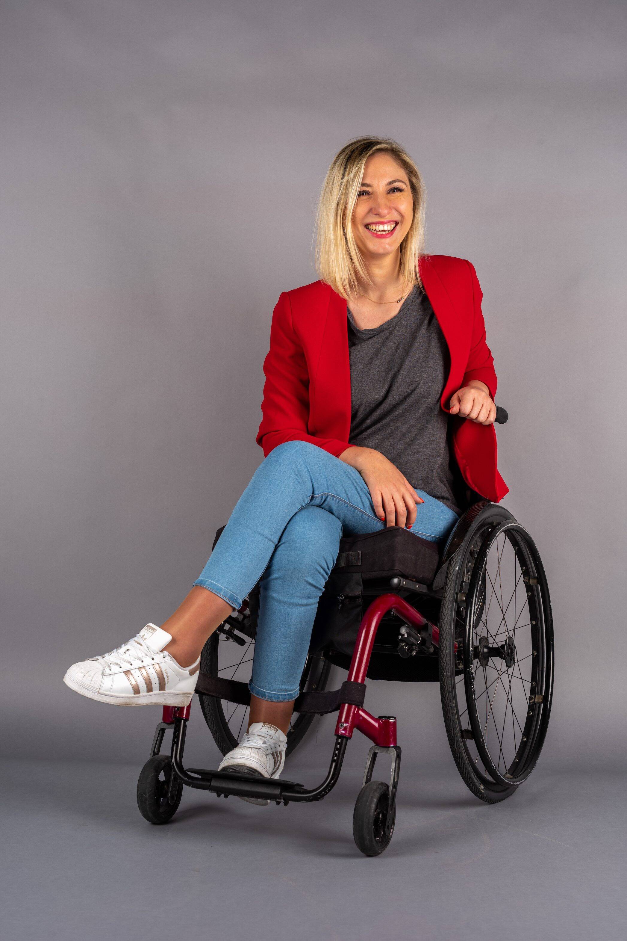 "Je ne veux pas qu'on me mette dans une case." Éternelle optimiste, elle raconte sa vie "Avec ou sans fauteuil"